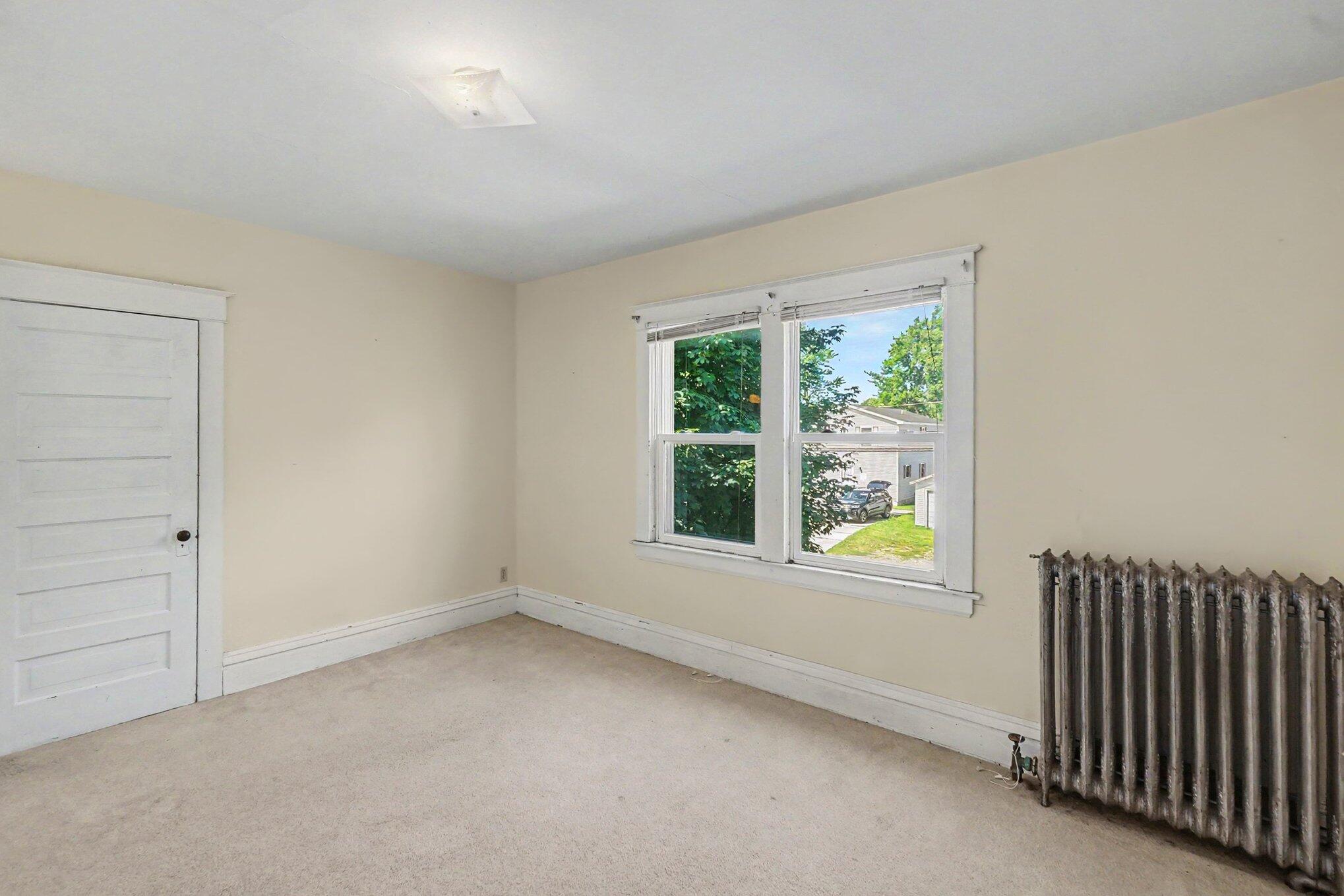 1014 S University Avenue Property Photo 20