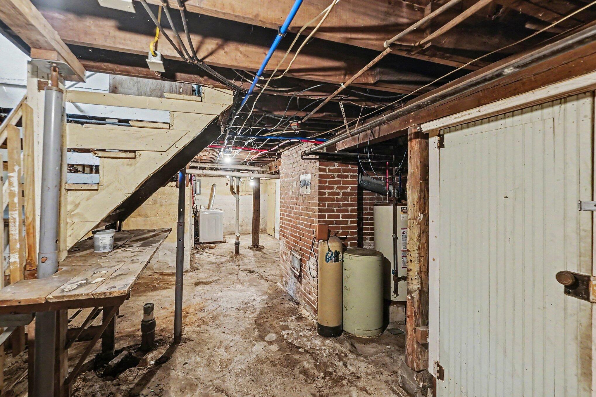 1014 S University Avenue Property Photo 22