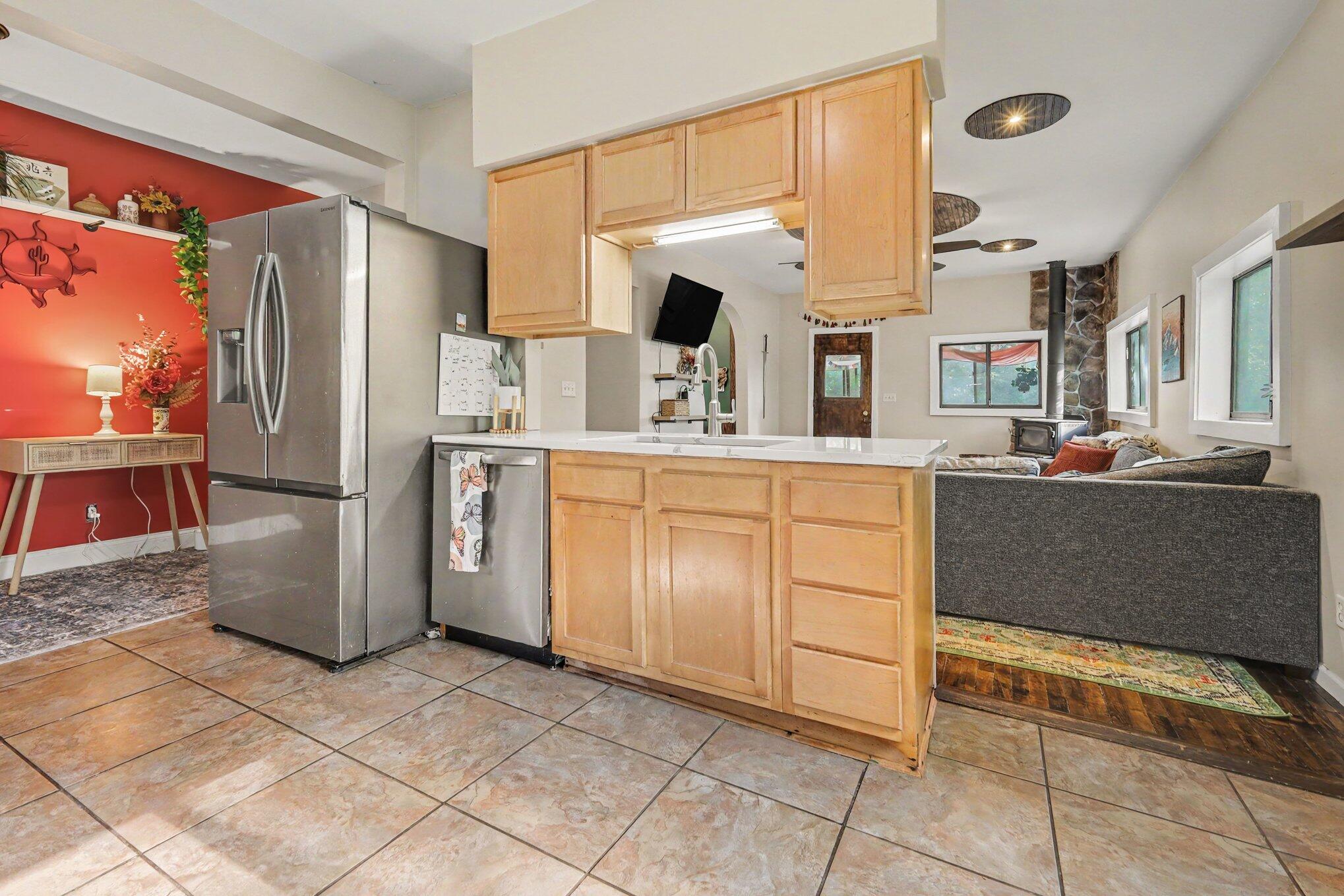 2067 Riverbank Avenue Ne Property Photo 5