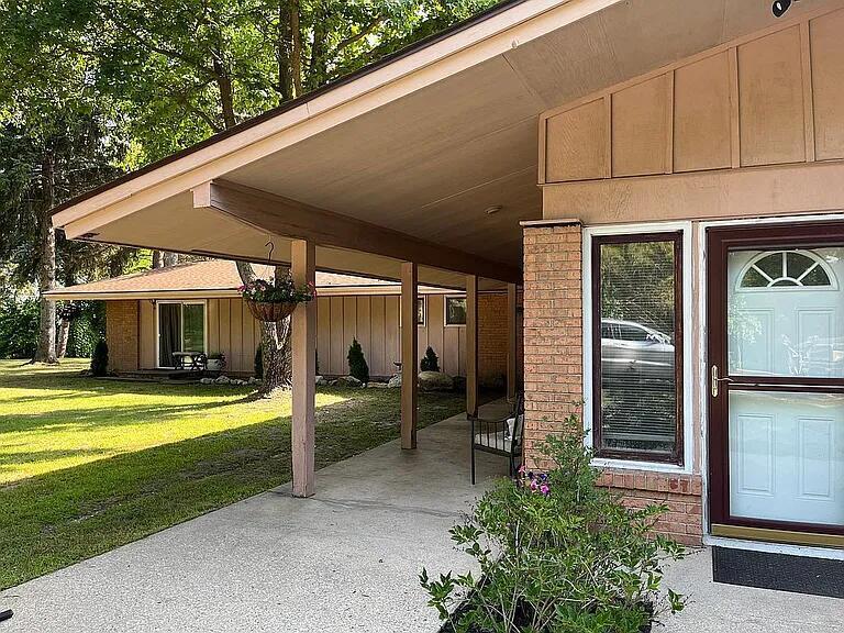 3283 W Kinney Road Property Photo 1
