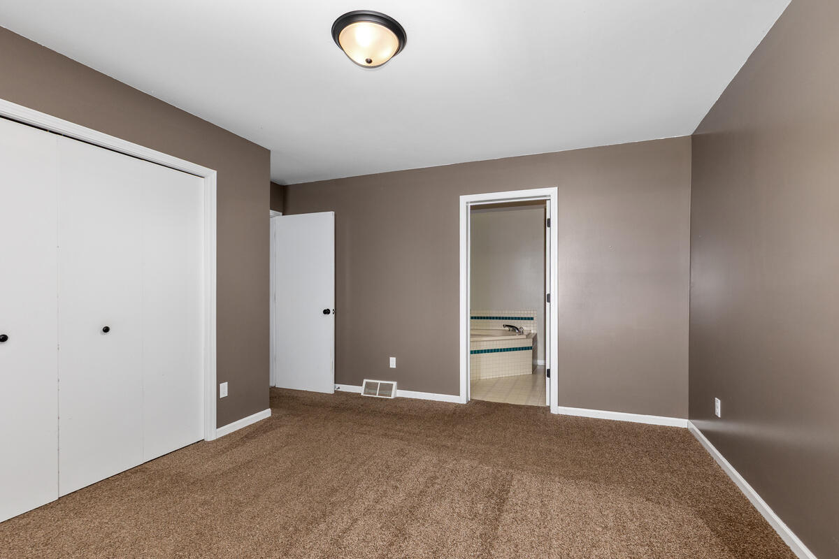 5265 Belding Road Property Photo 13