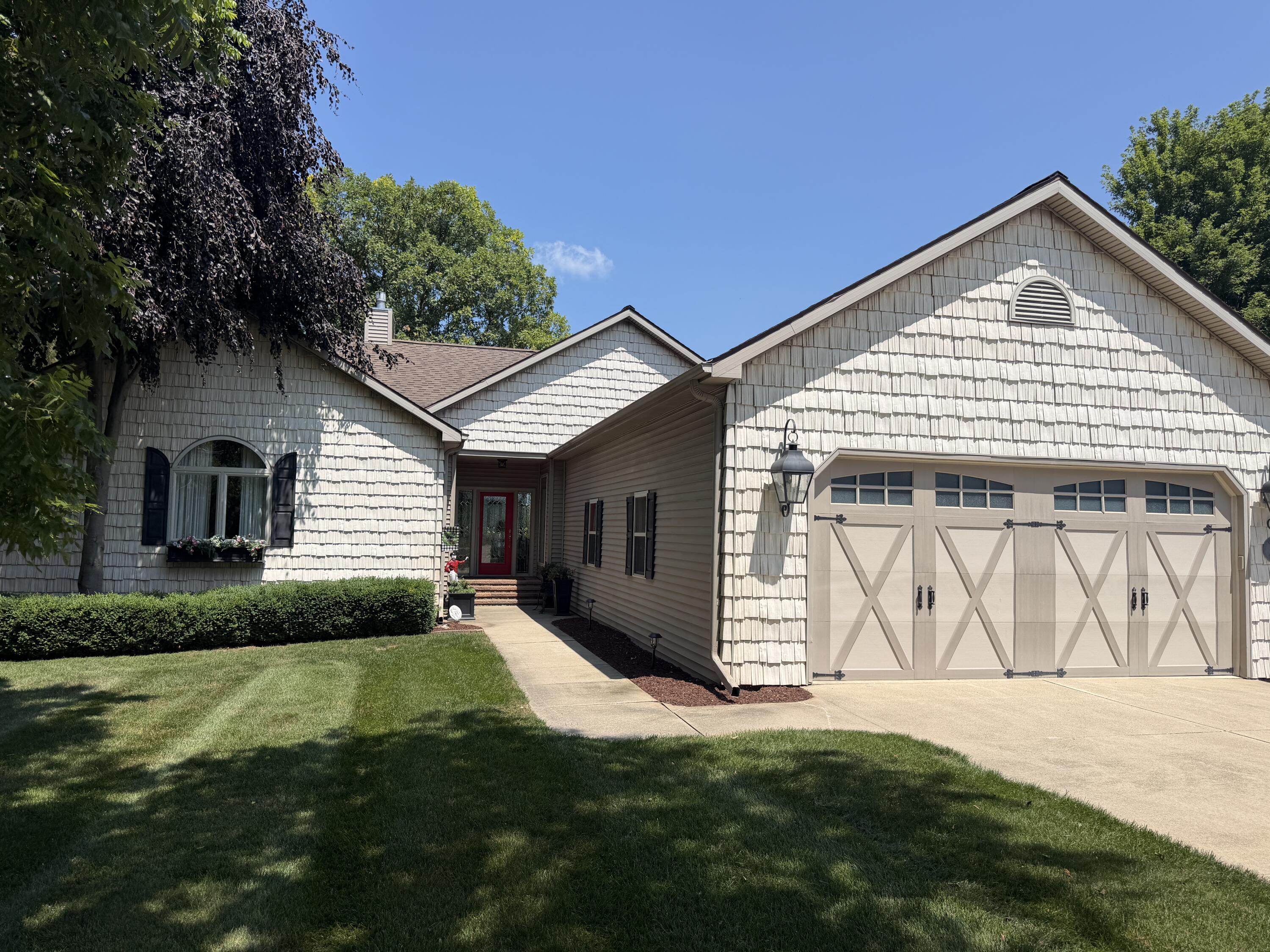 4240 Dawn Drive Property Photo 2