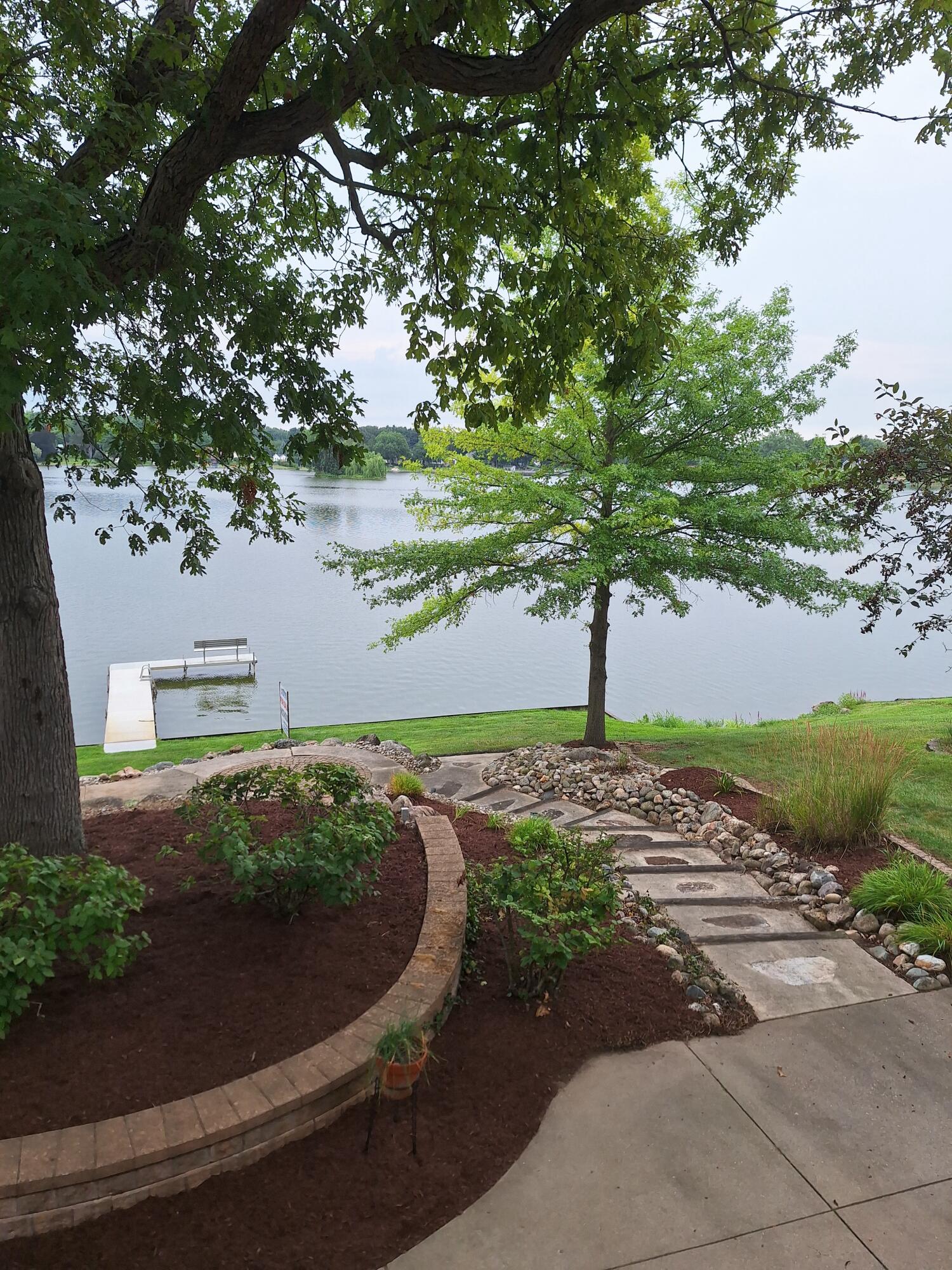4240 Dawn Drive Property Photo 5