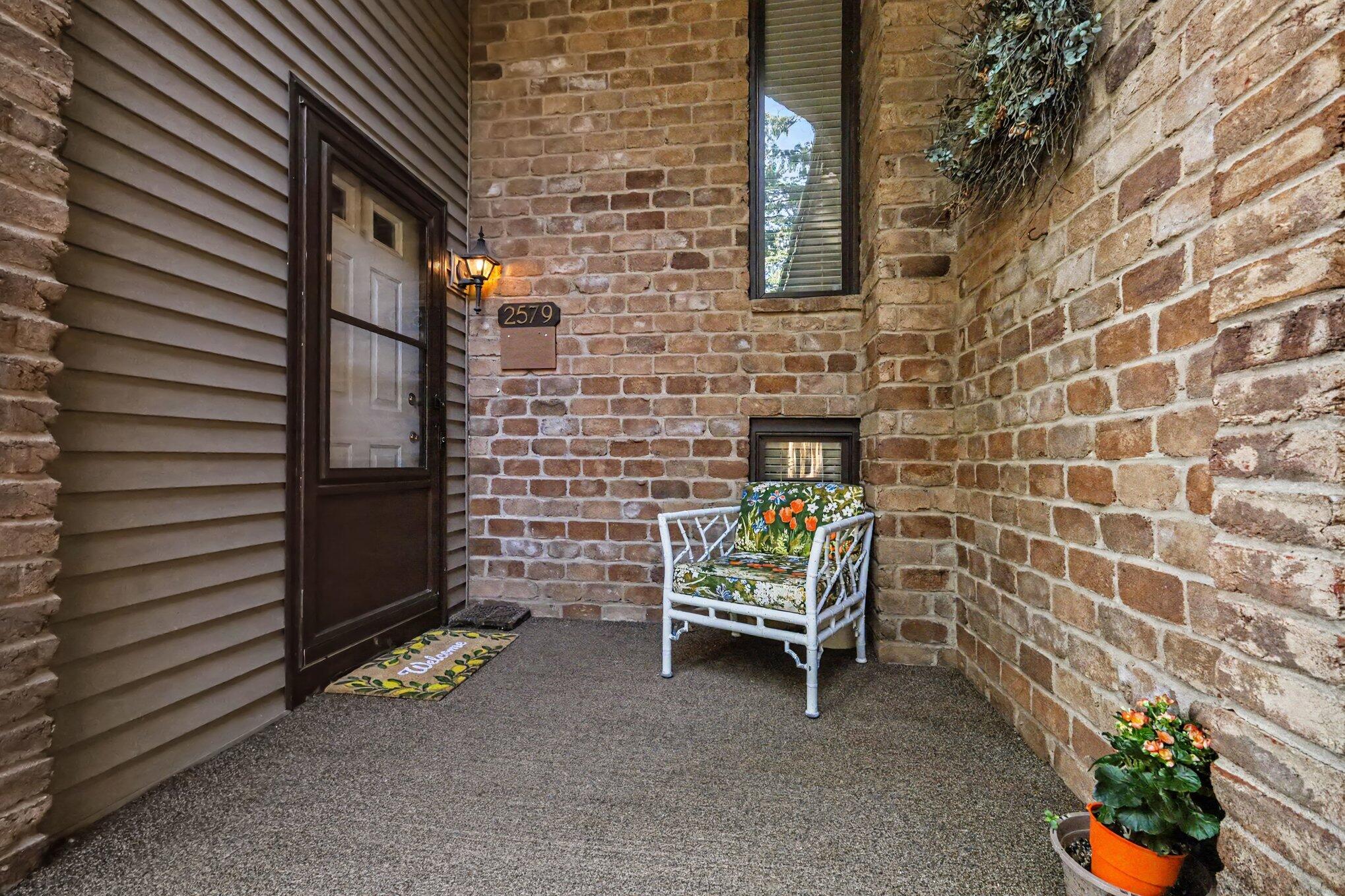 2579 Chatham Woods Drive Se Property Photo 4