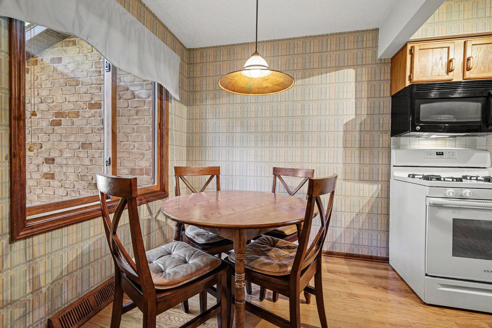 2579 Chatham Woods Drive Se Property Photo 8
