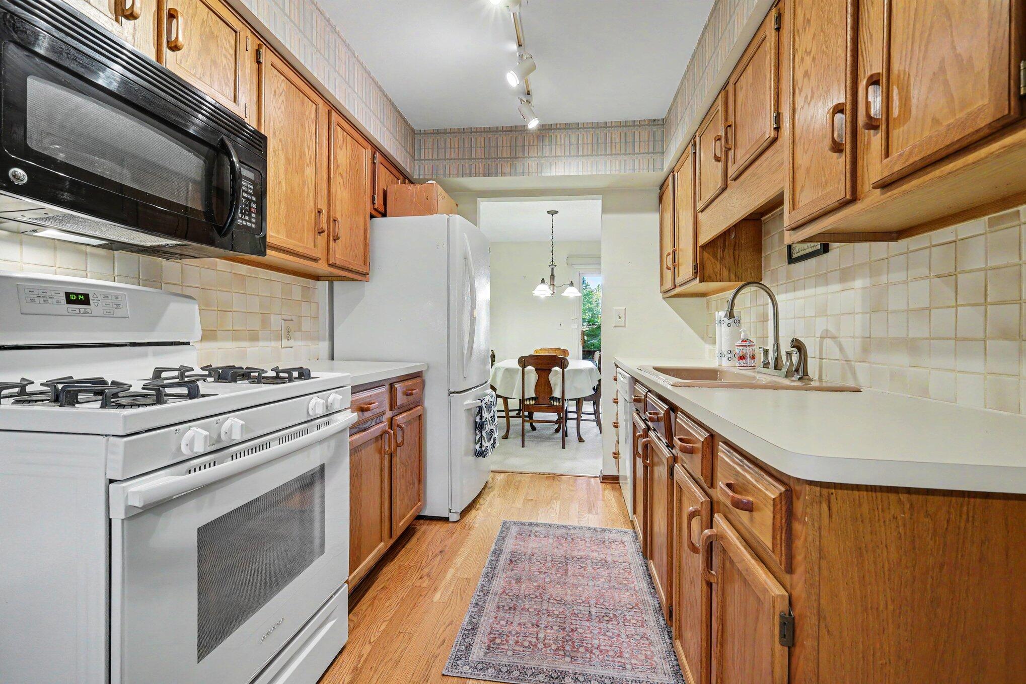 2579 Chatham Woods Drive Se Property Photo 9
