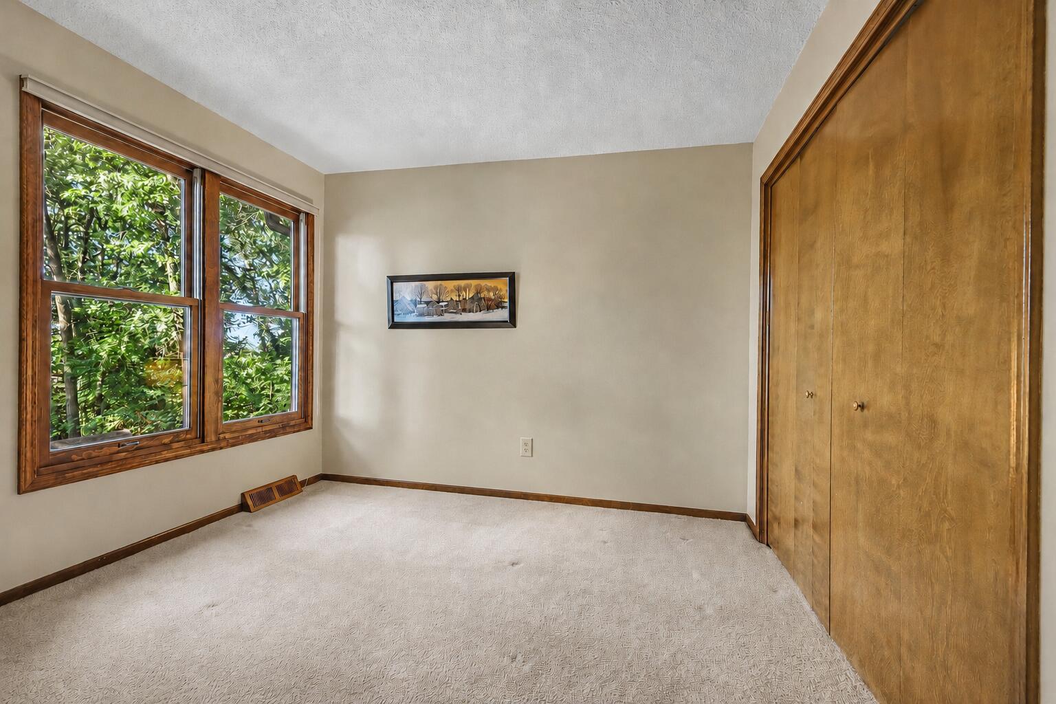 2579 Chatham Woods Drive Se Property Photo 12