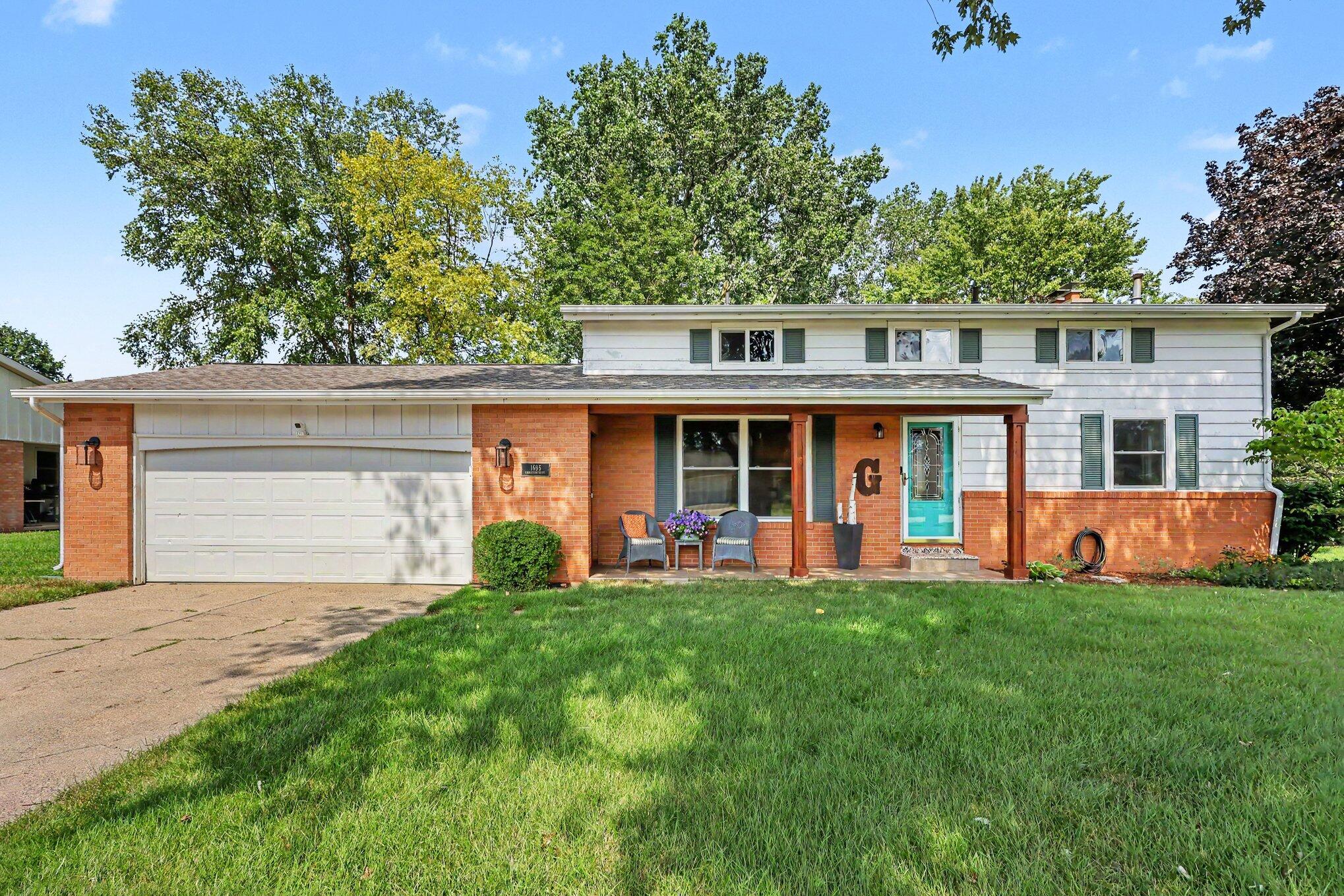 1695 Broadview Drive Property Photo 1