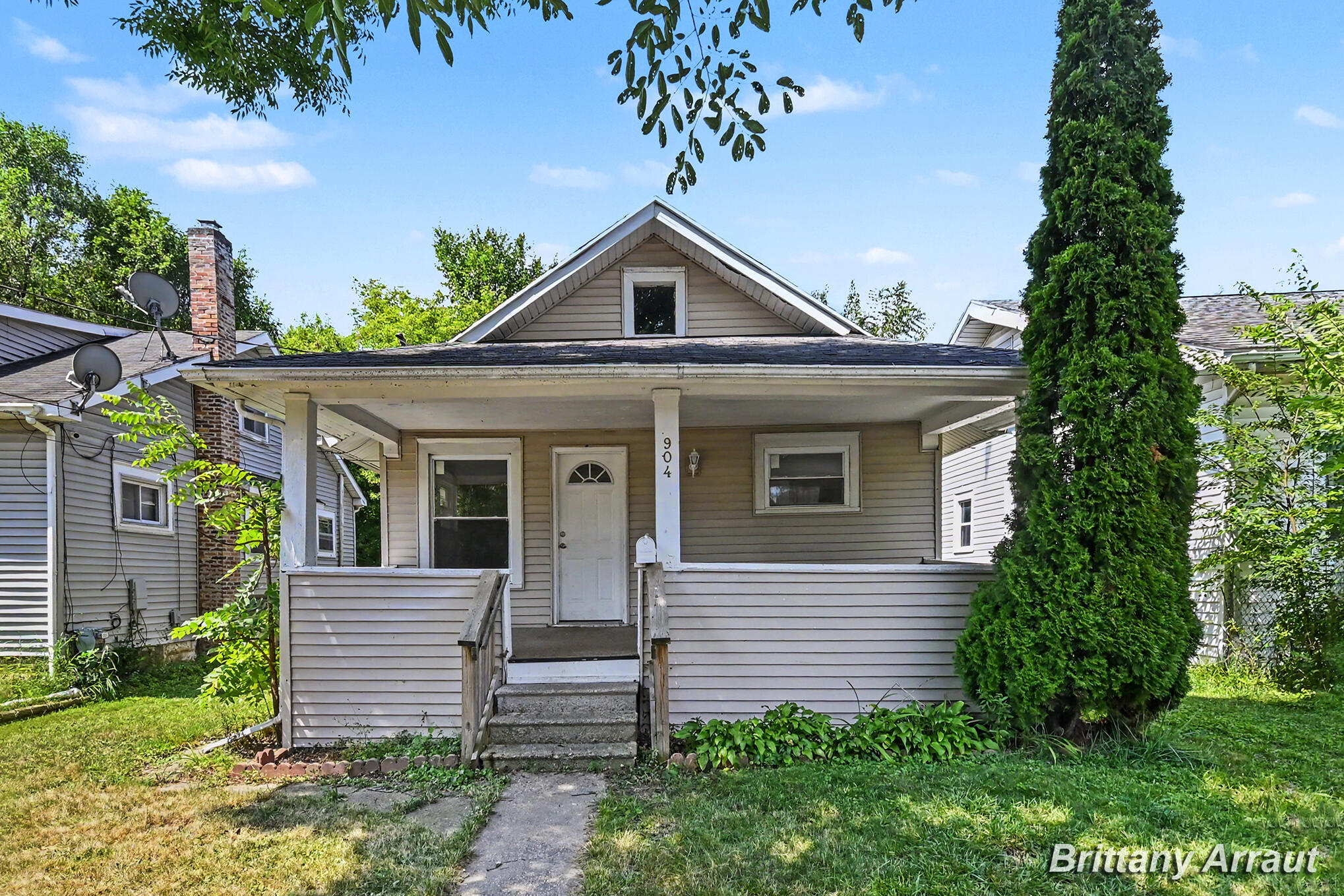 904 Riverview Avenue Property Photo 1