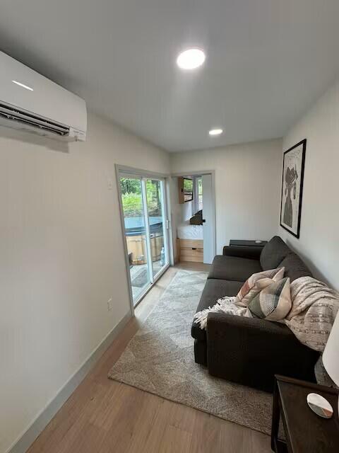 9239 E 8 Mile Road Property Photo 10