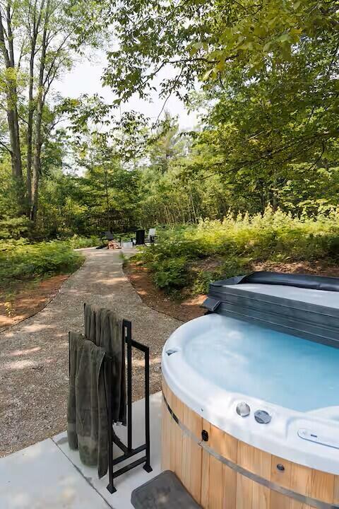9239 E 8 Mile Road Property Photo 17
