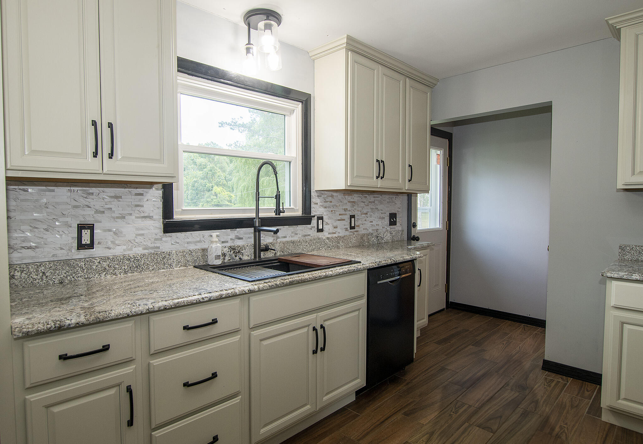 965 E Remus Road Property Photo 4