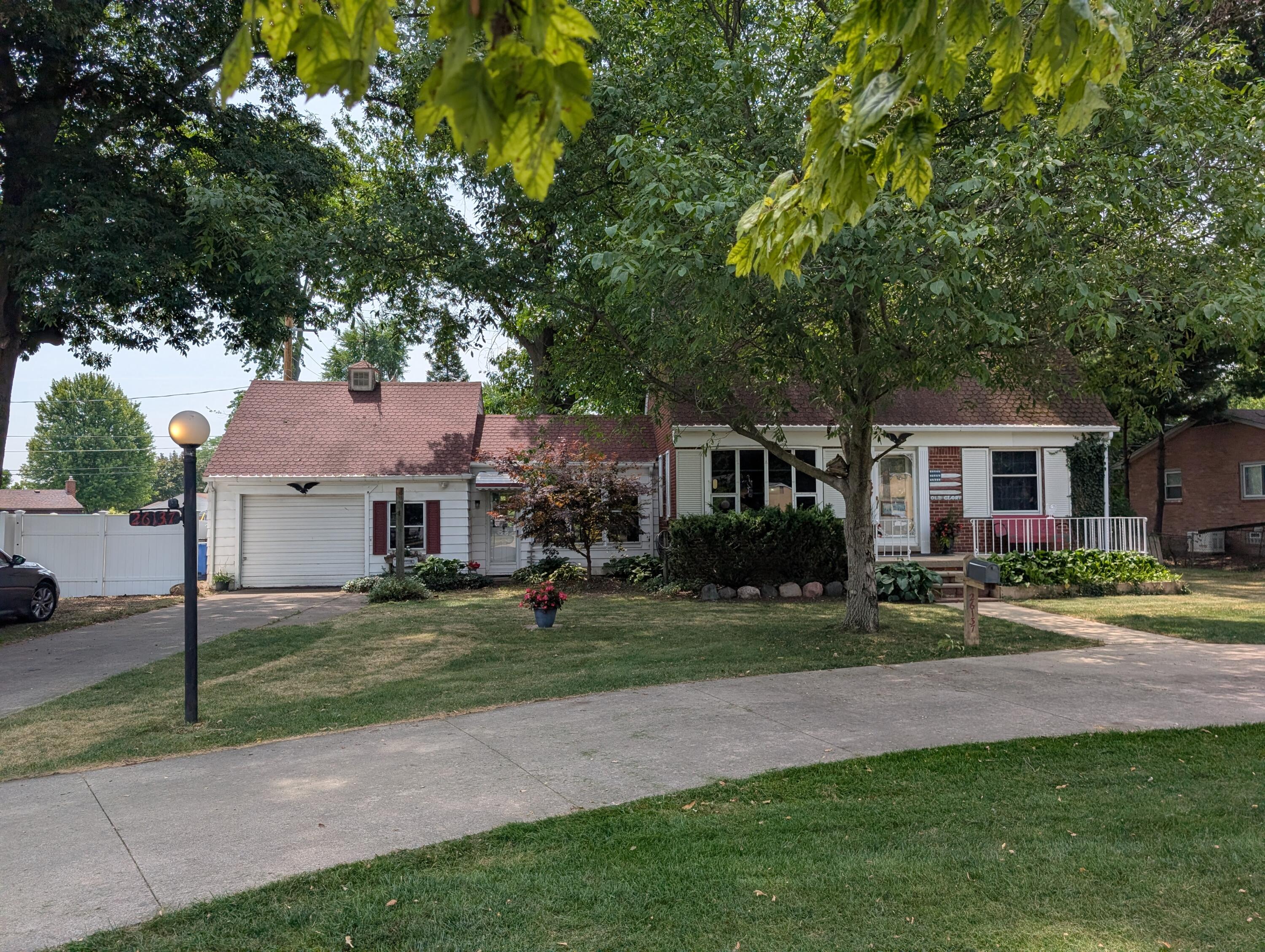 26137 Joy Road Property Photo 1