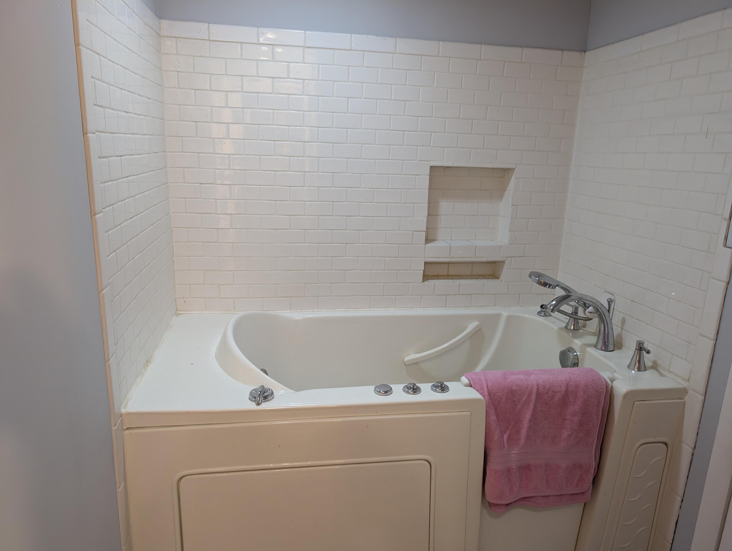 26137 Joy Road Property Photo 15
