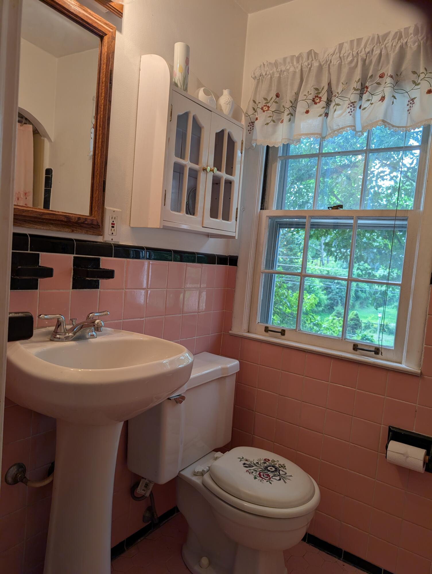 26137 Joy Road Property Photo 23