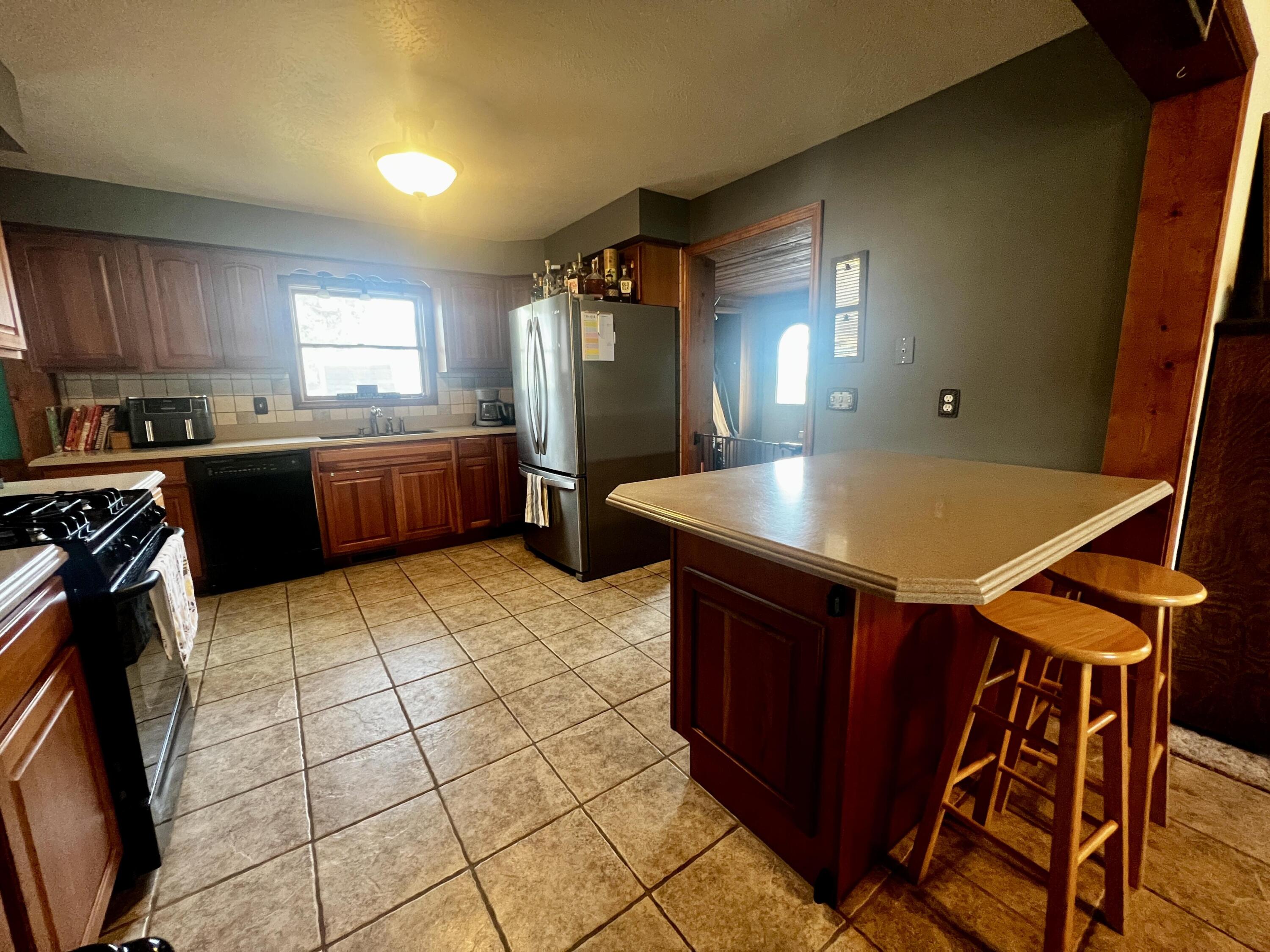 3522 9 Mile Road Property Photo 6