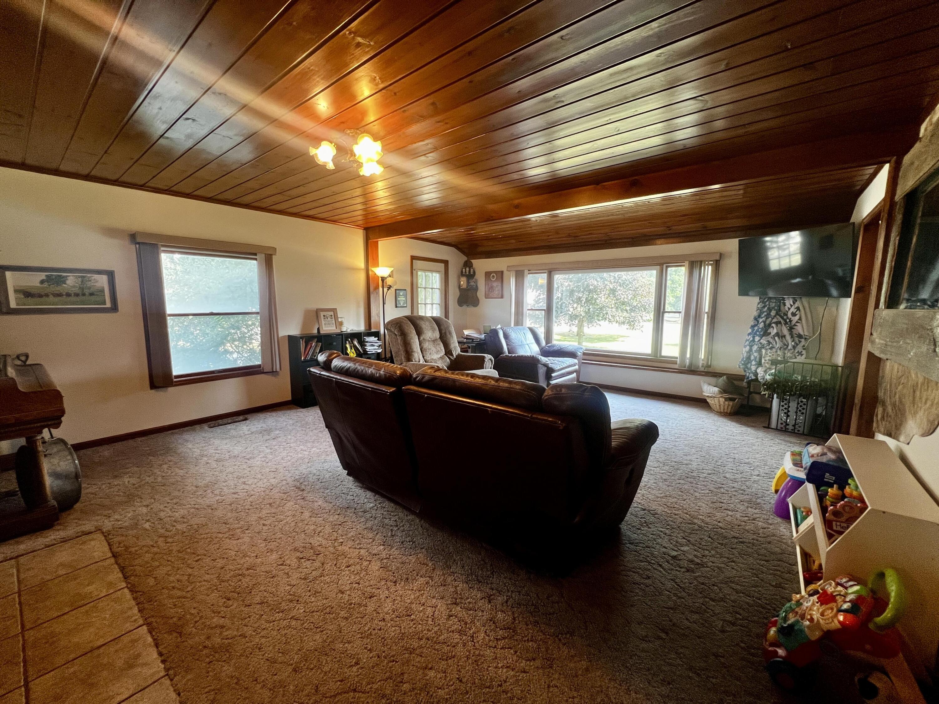 3522 9 Mile Road Property Photo 8