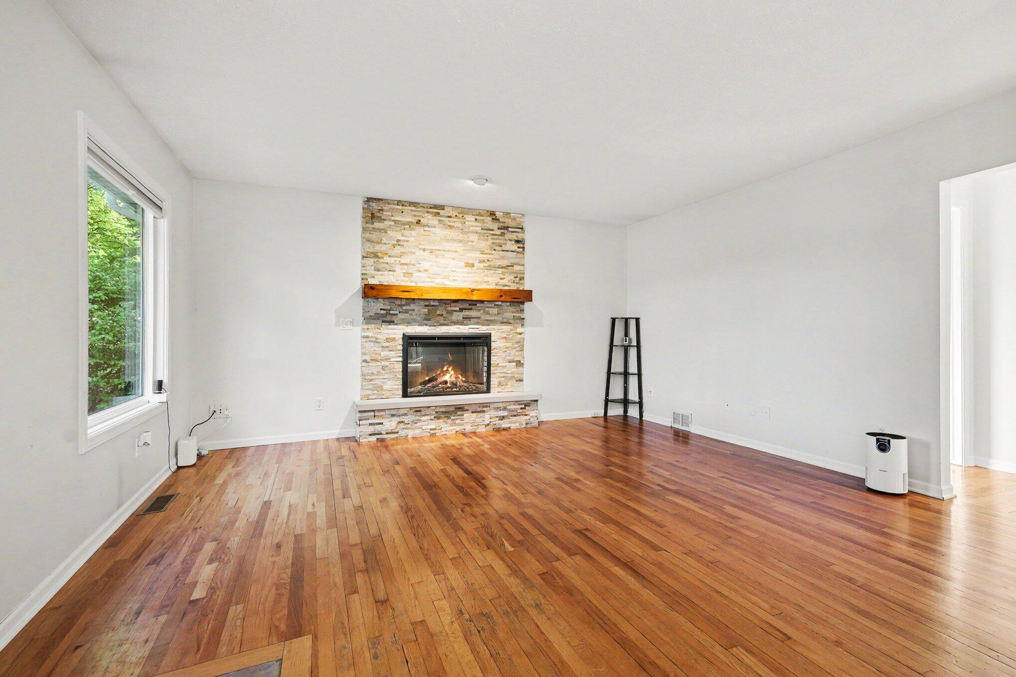 4372 Hunsberger Avenue Ne Property Photo 8