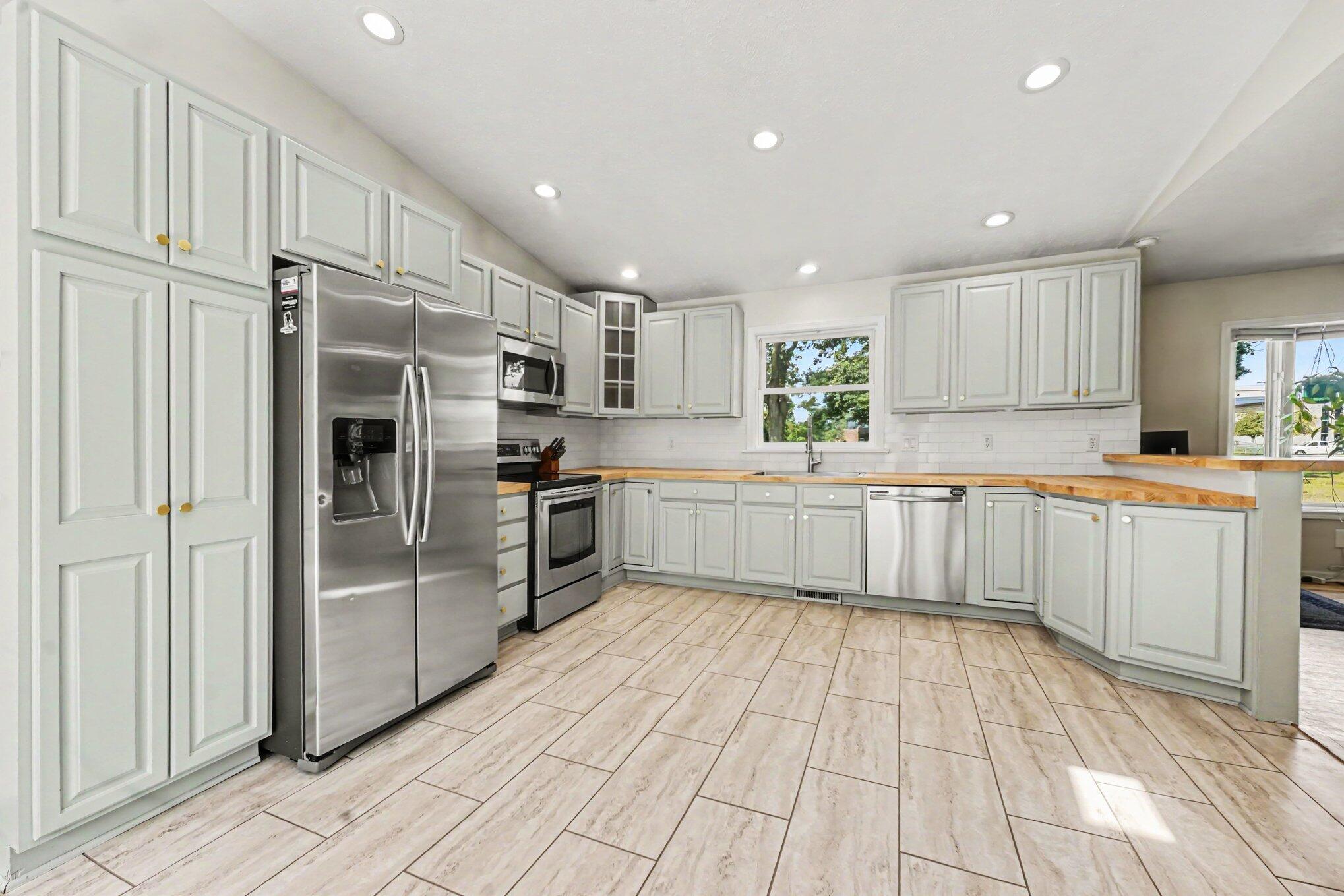 4372 Hunsberger Avenue Ne Property Photo 13