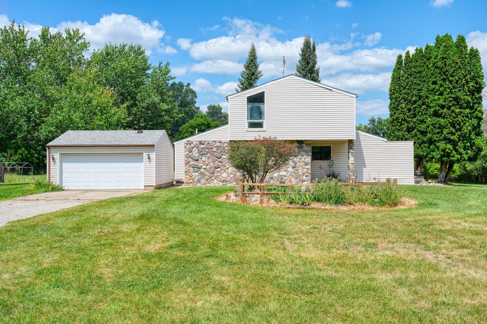 13142 Taylor Road Property Photo 2