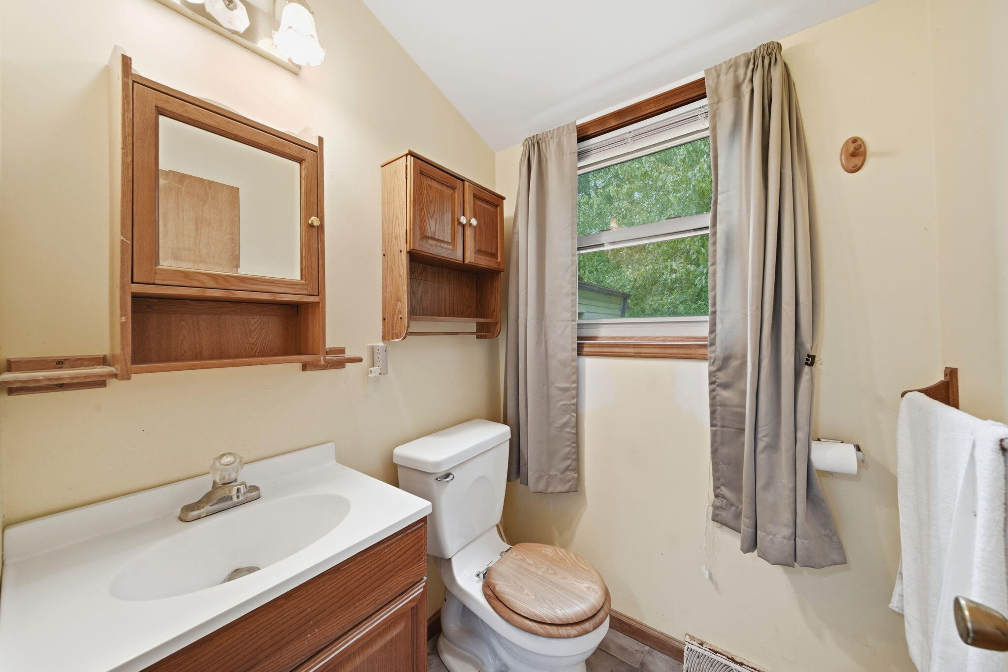 13142 Taylor Road Property Photo 6