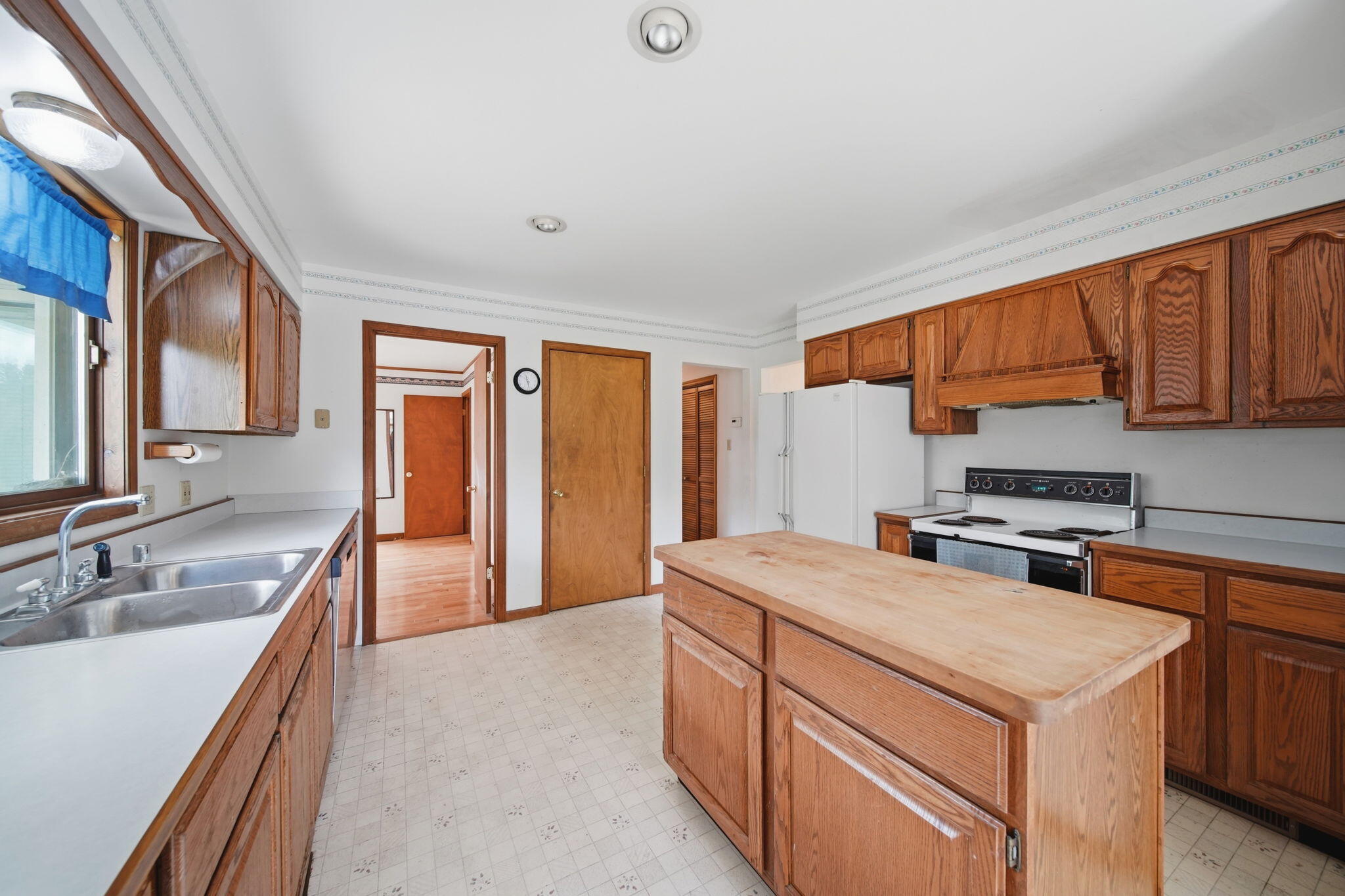 13142 Taylor Road Property Photo 13