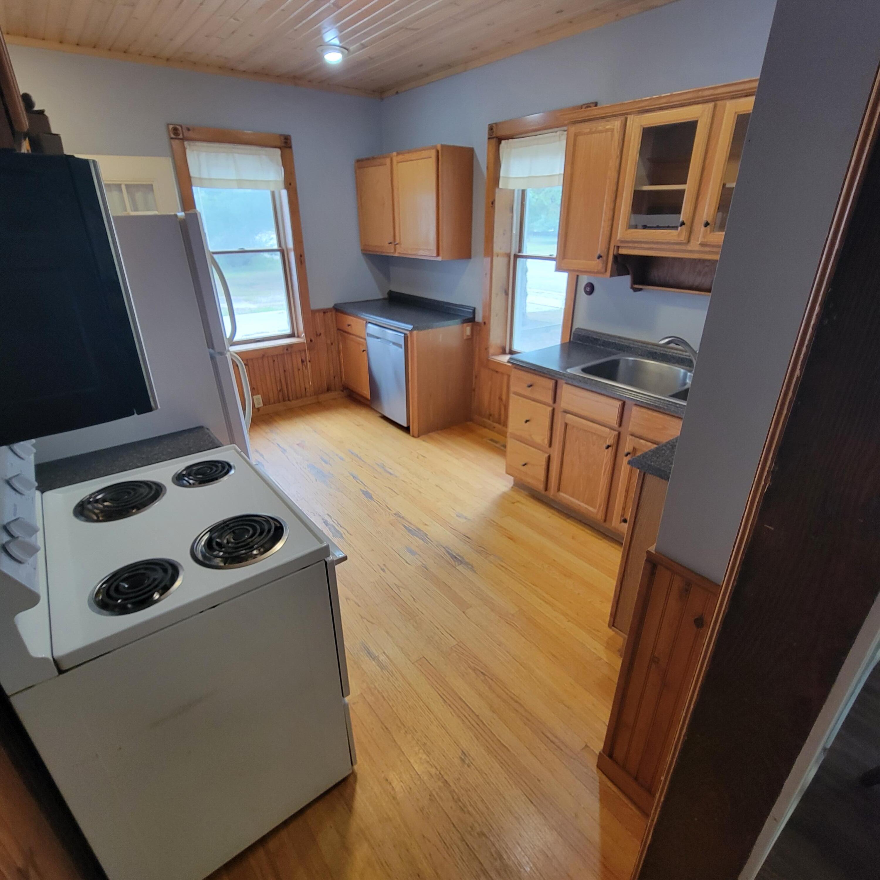 8 E Barton Street Property Photo 10