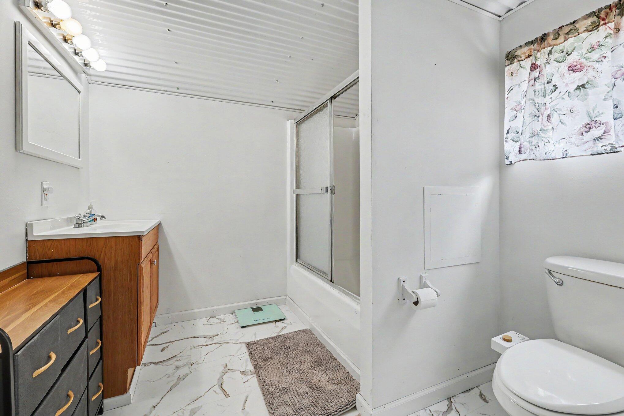5366 Folks Road Property Photo 12