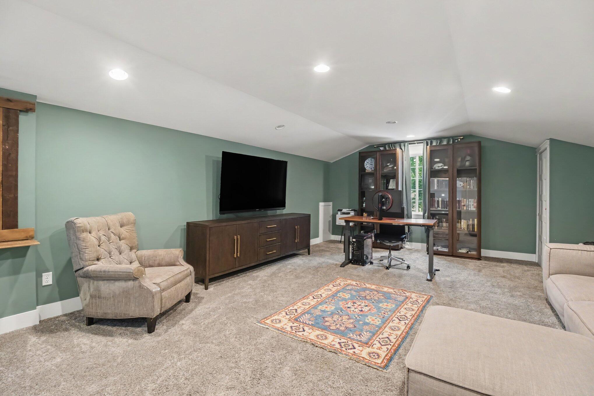 5675 Carlburt Street Property Photo 15