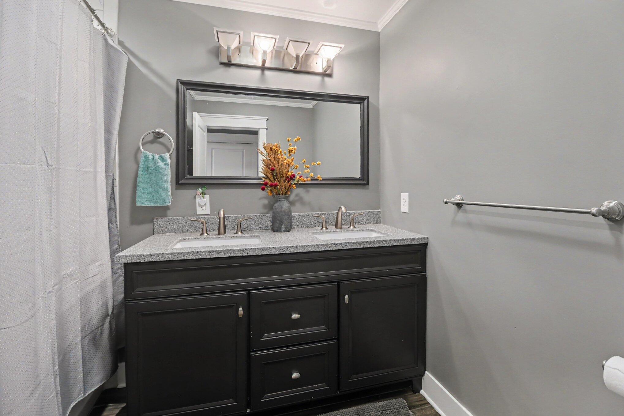 5675 Carlburt Street Property Photo 17