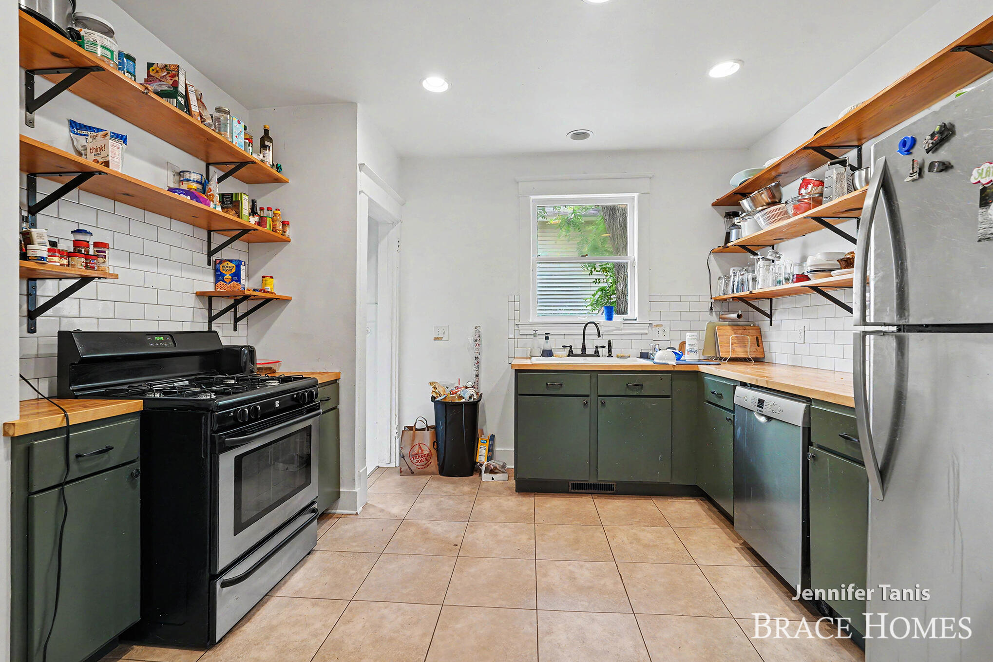 1121 Baxter Street Se Property Photo 8