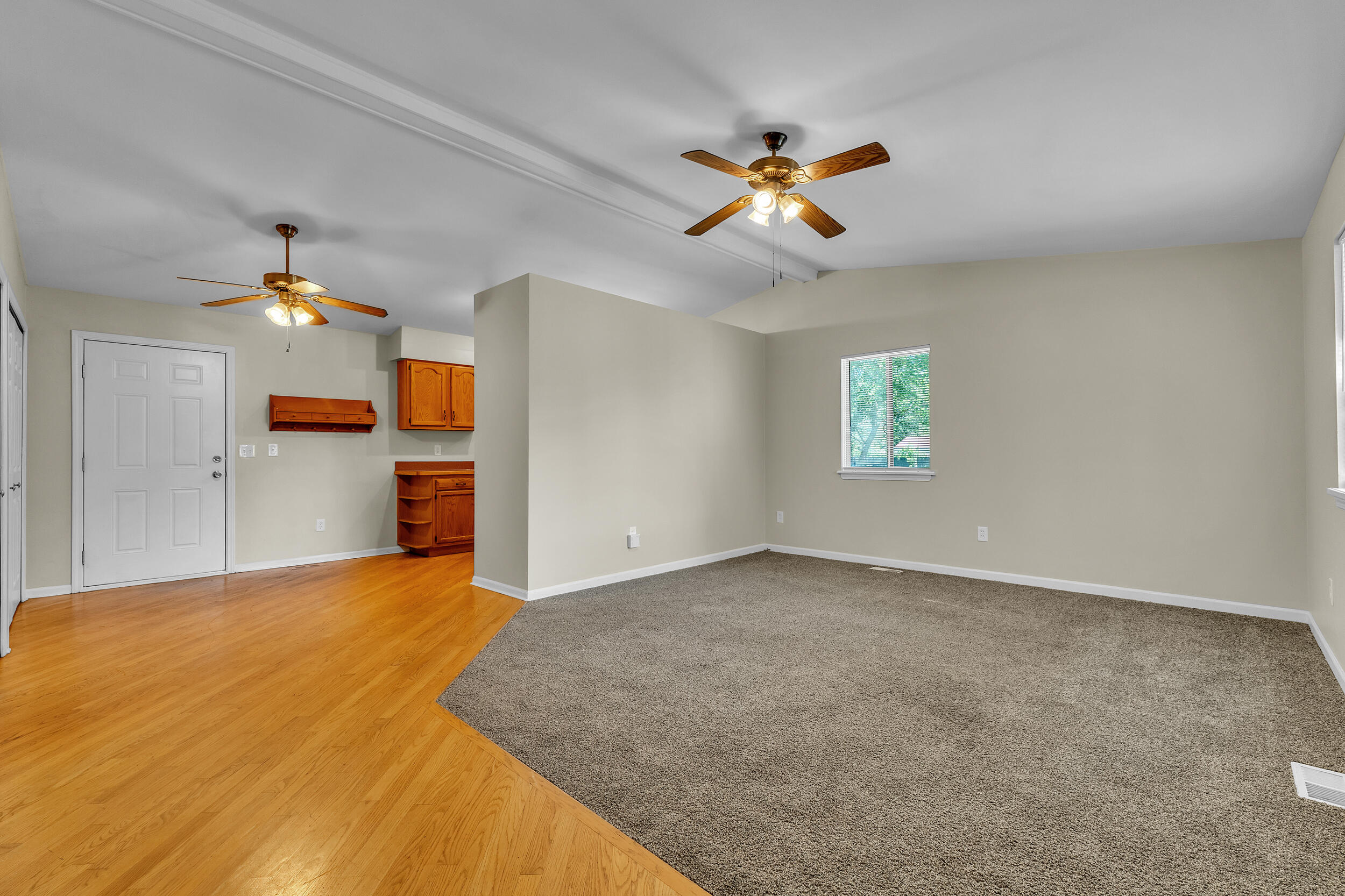 24533 Grove Avenue Property Photo 5