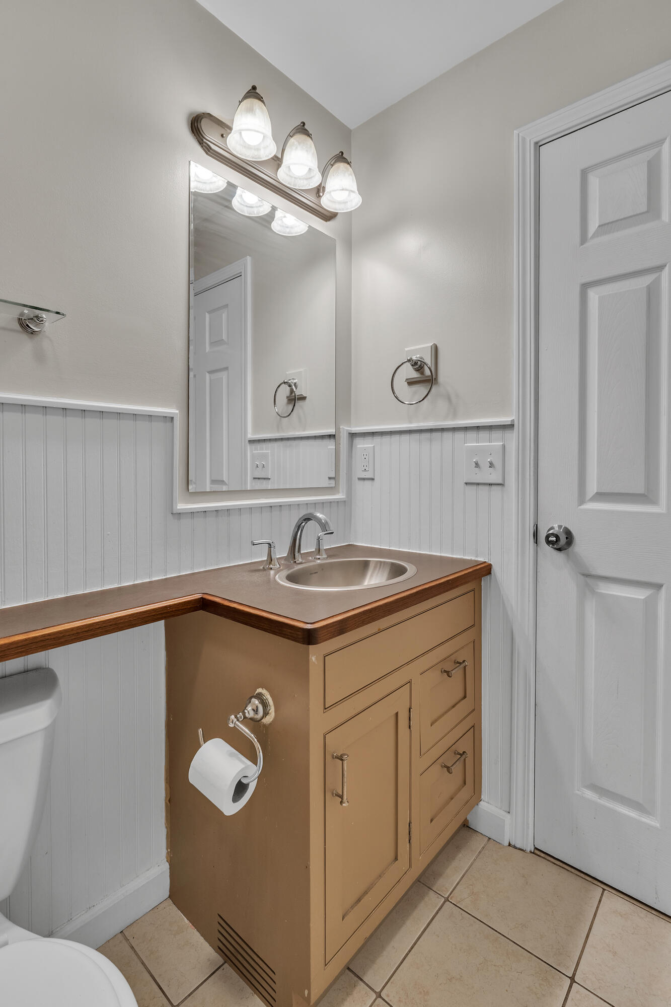 24533 Grove Avenue Property Photo 18