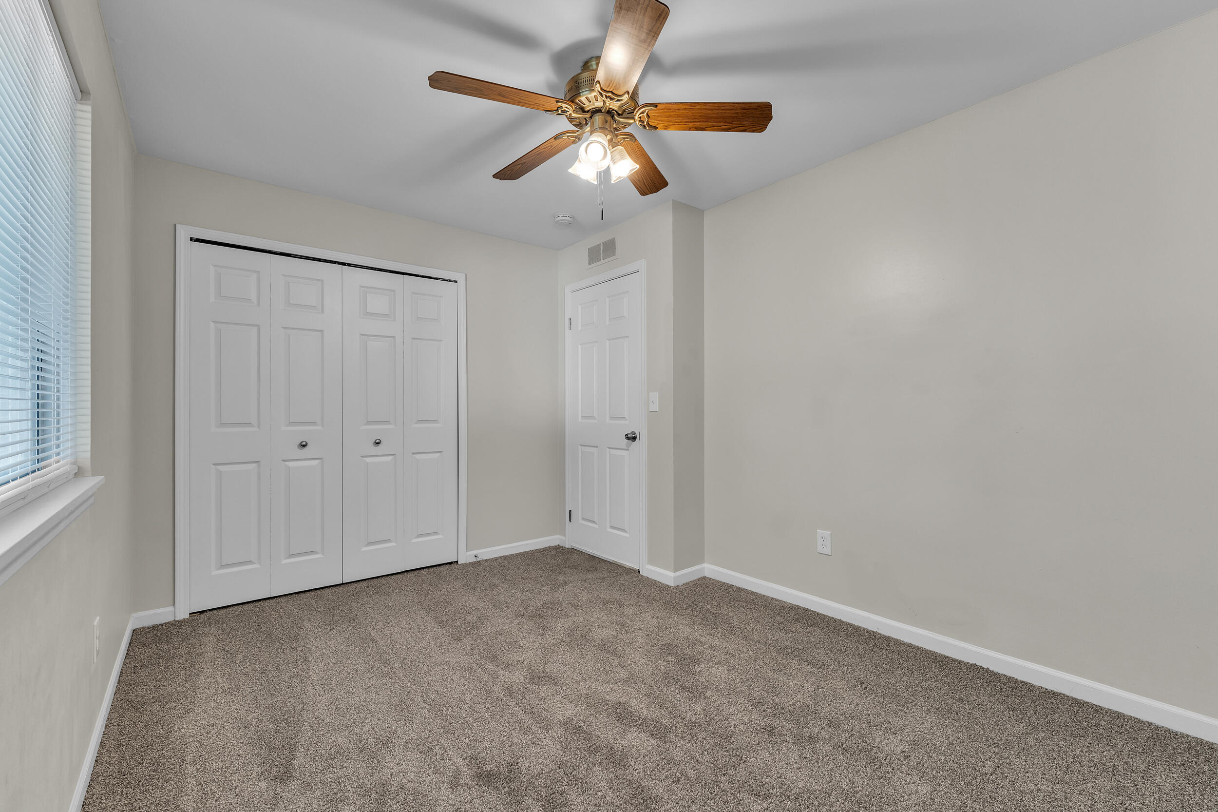 24533 Grove Avenue Property Photo 20