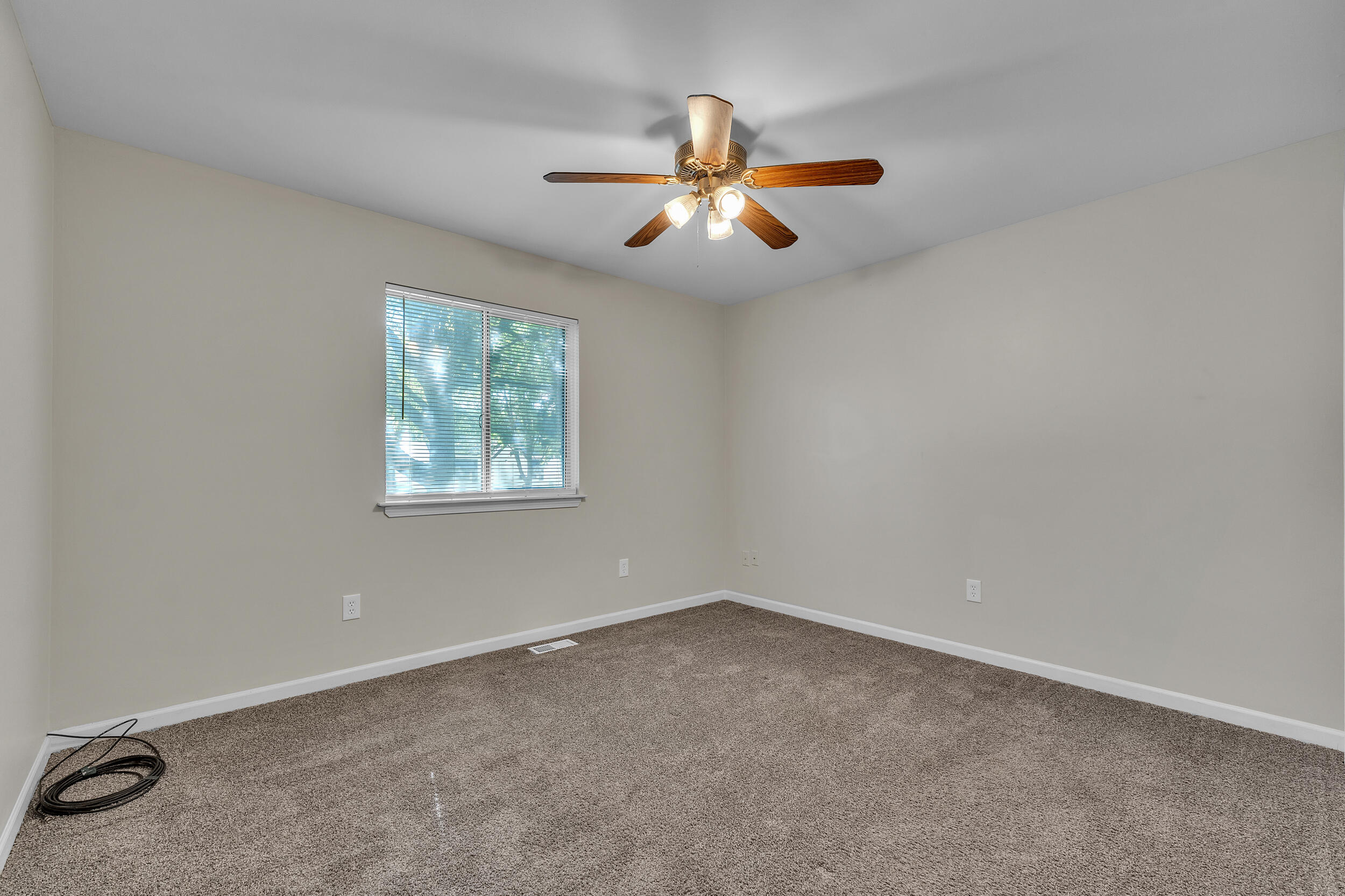 24533 Grove Avenue Property Photo 21