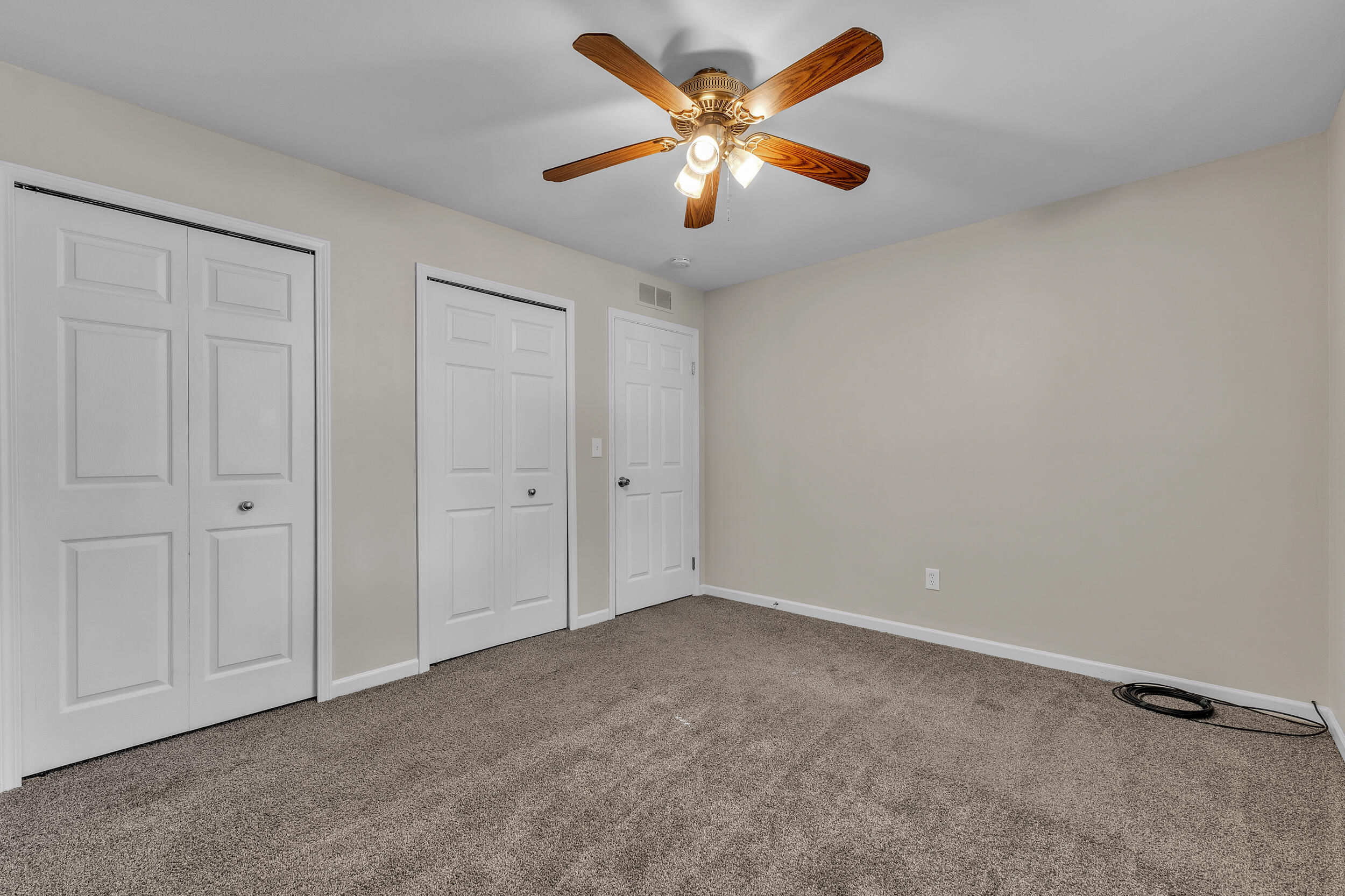 24533 Grove Avenue Property Photo 22