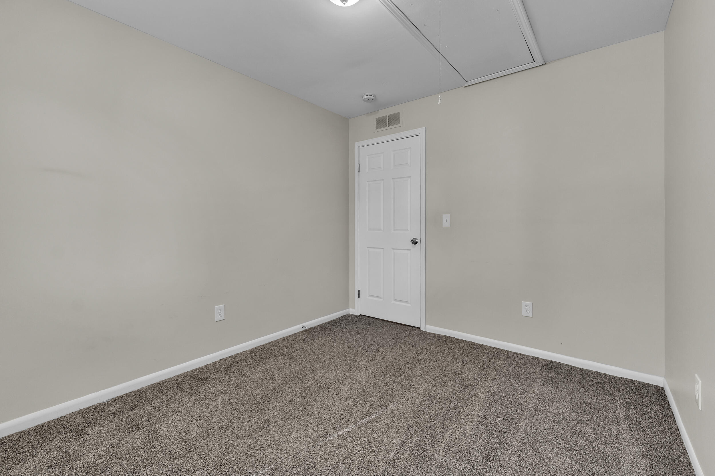 24533 Grove Avenue Property Photo 24