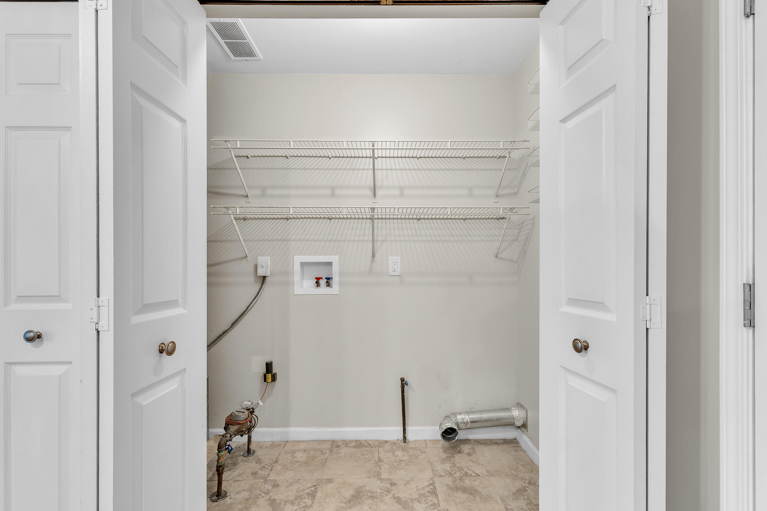 24533 Grove Avenue Property Photo 25