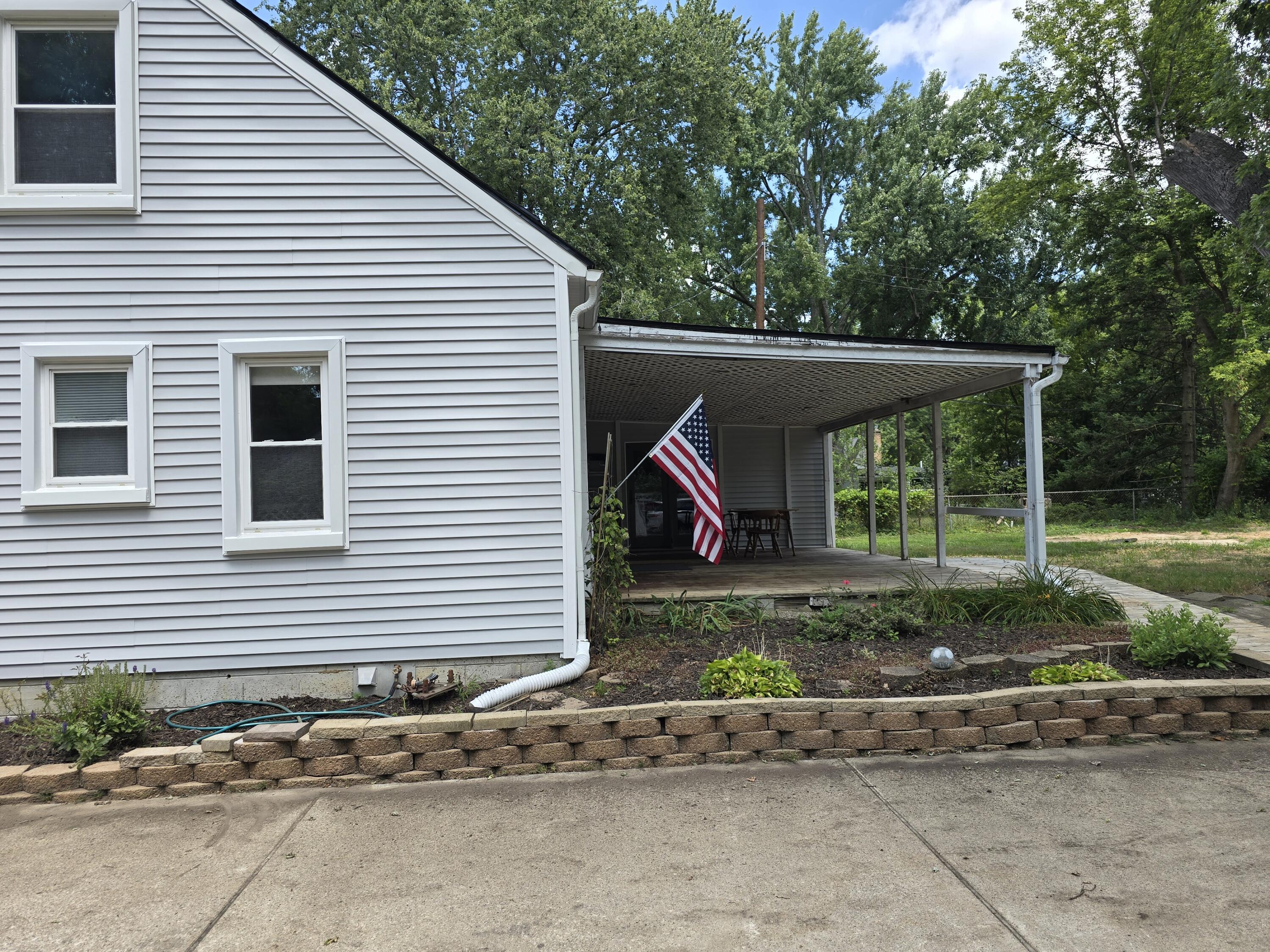 3418 N Dixboro Road Property Photo 4