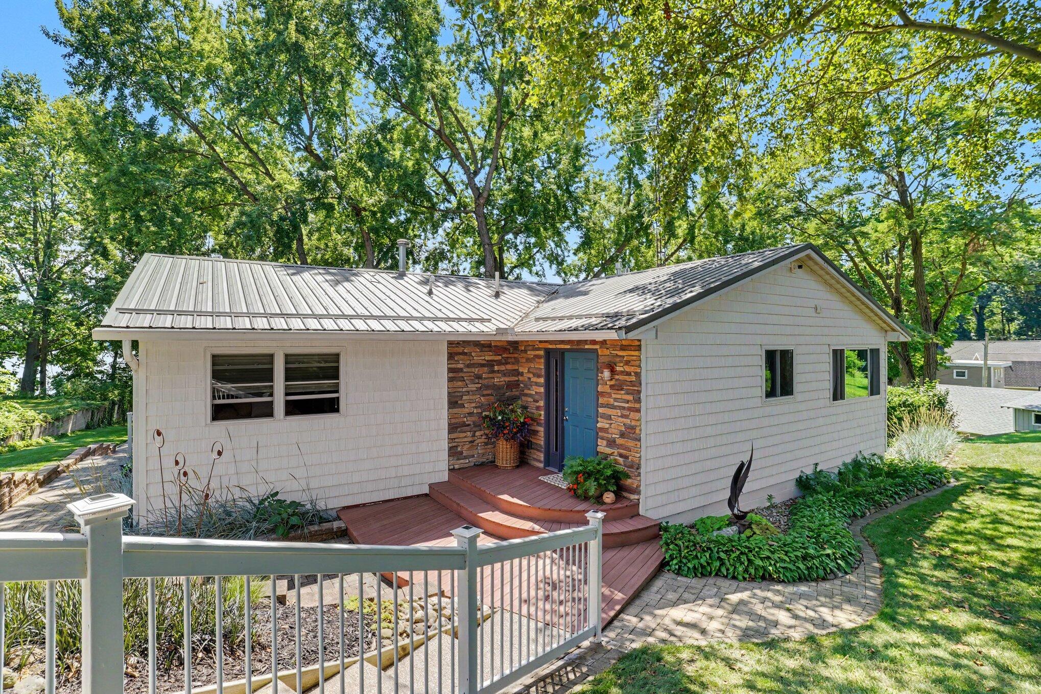 58875 Hill Property Photo 1