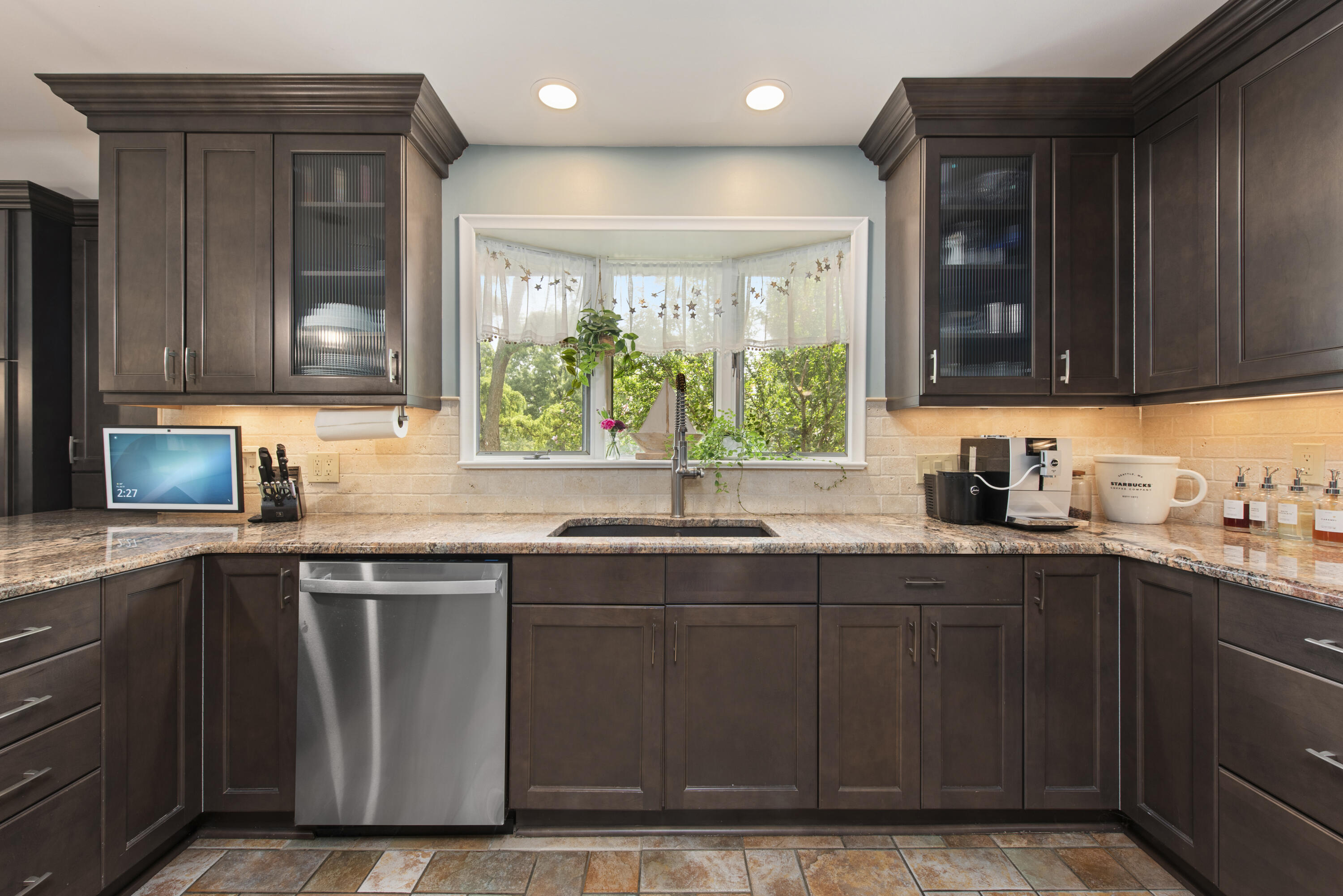 899 Fox Run Property Photo 4