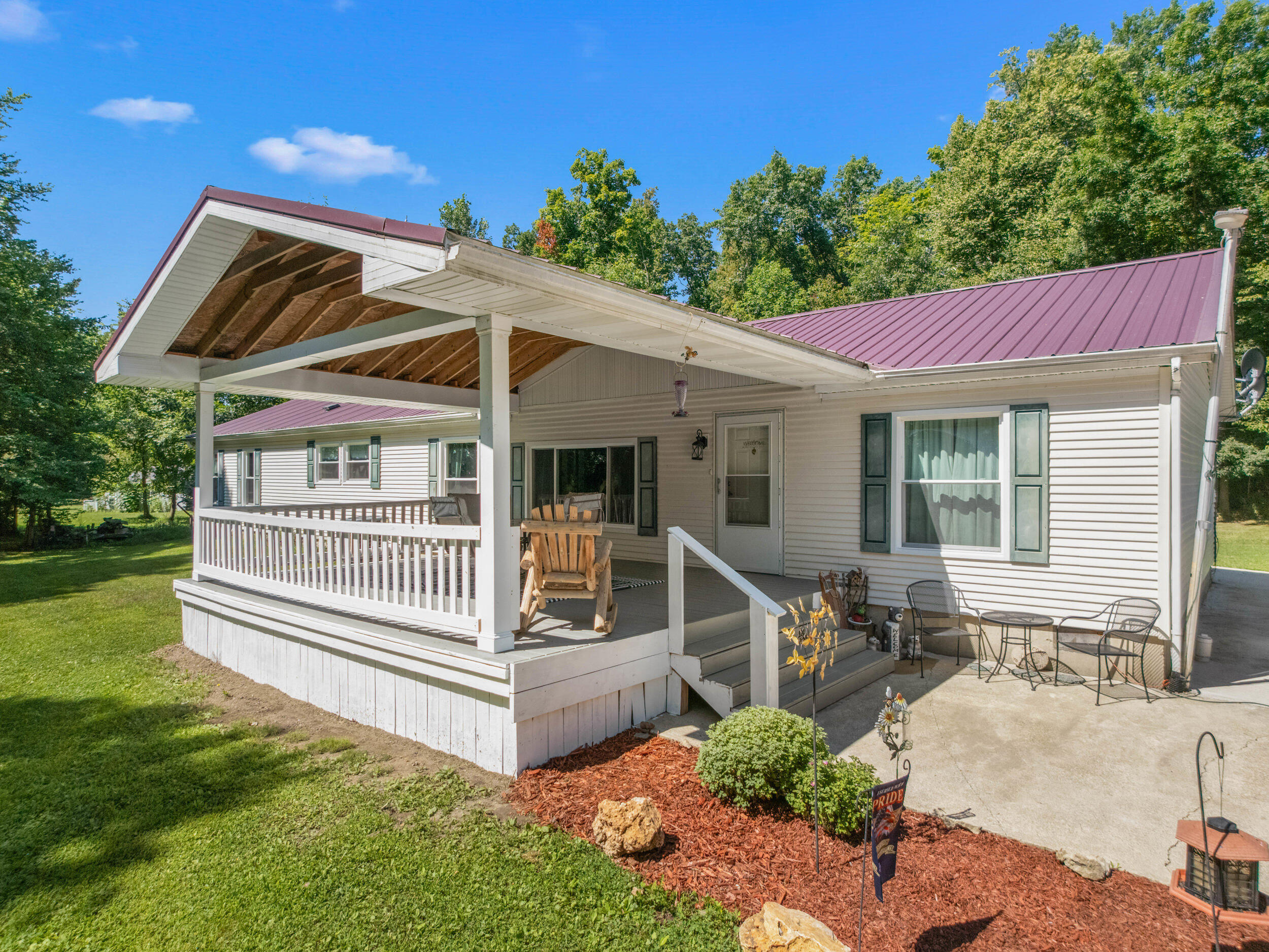 4561 Oak Glen Drive Property Photo 4