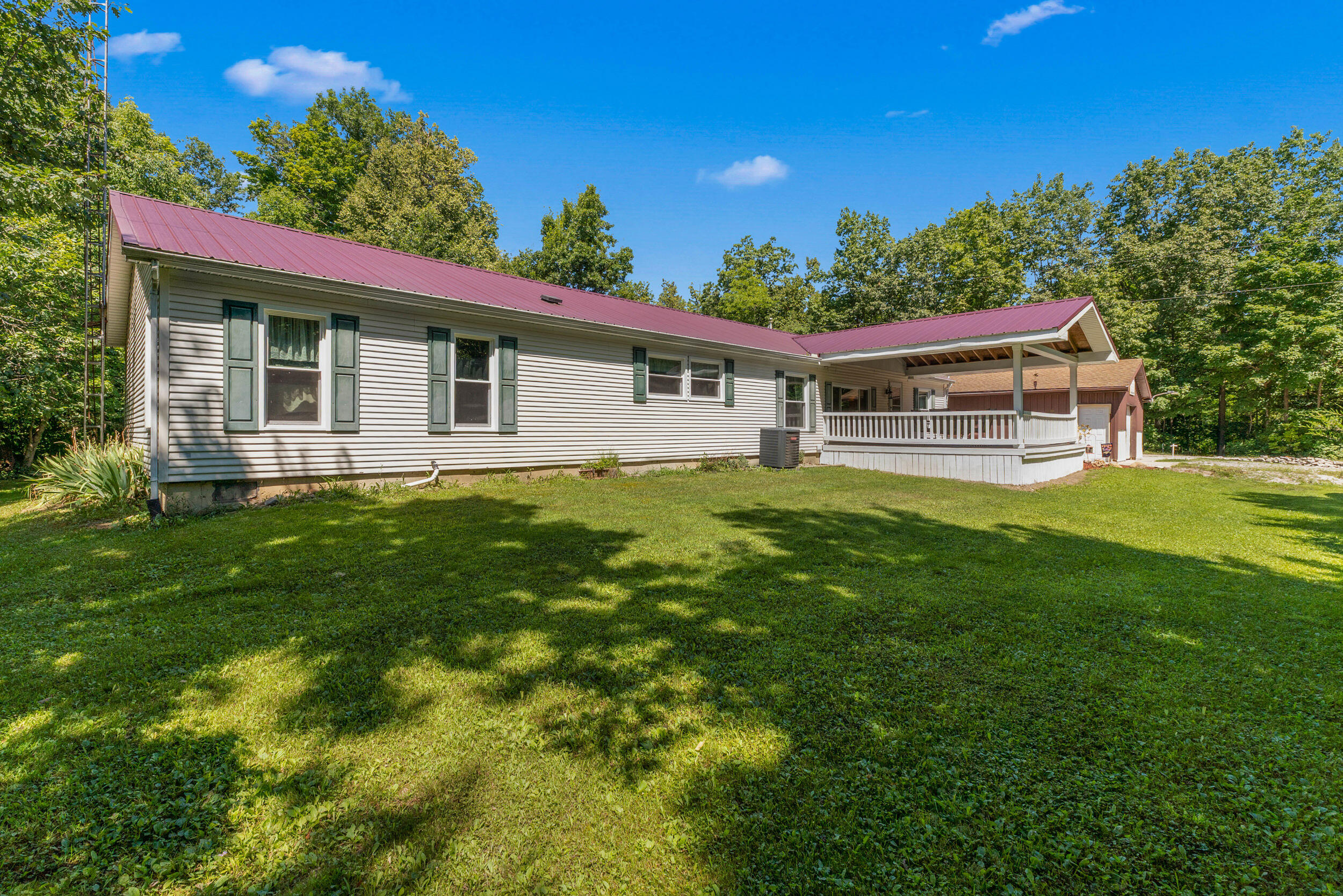 4561 Oak Glen Drive Property Photo 7
