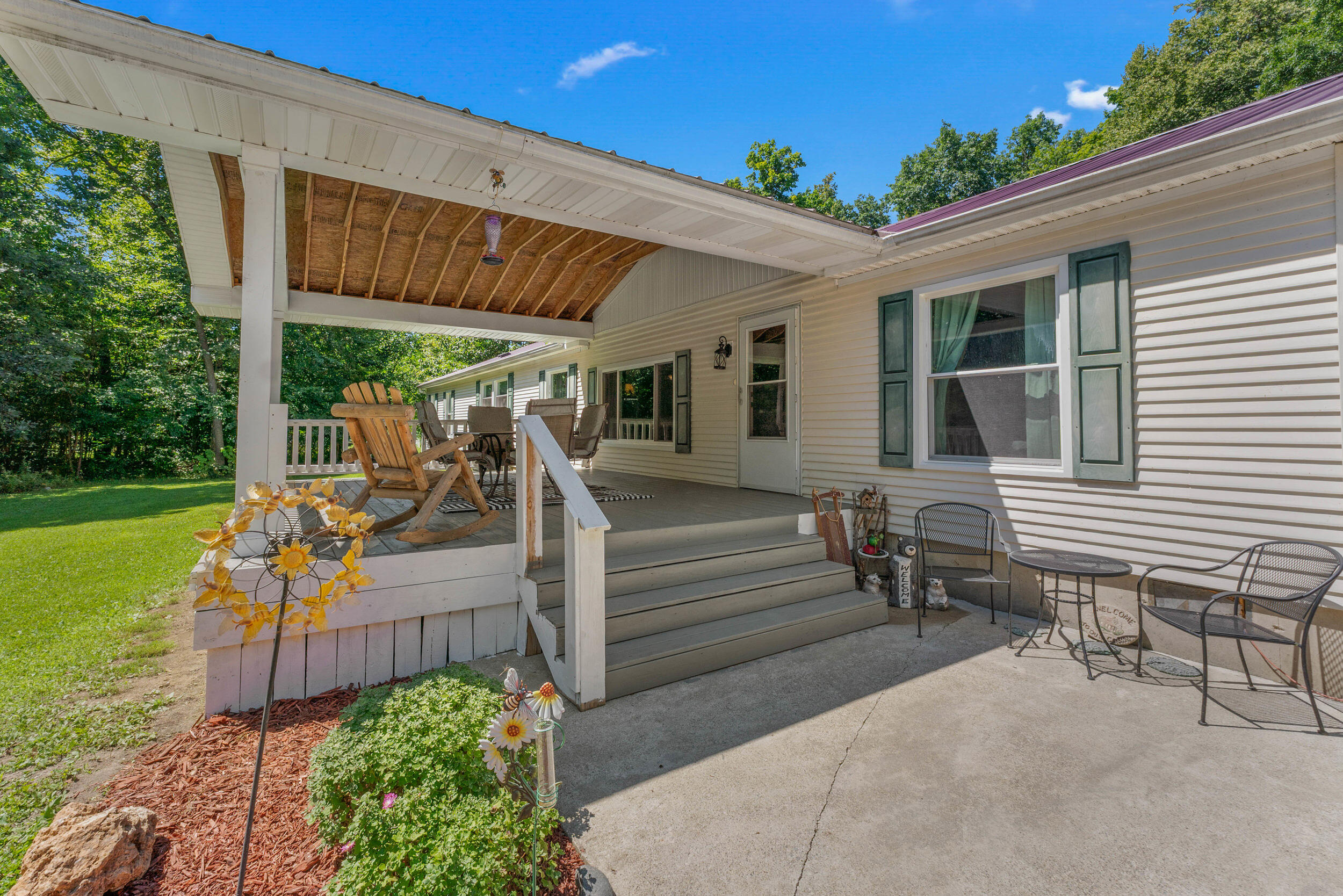 4561 Oak Glen Drive Property Photo 10