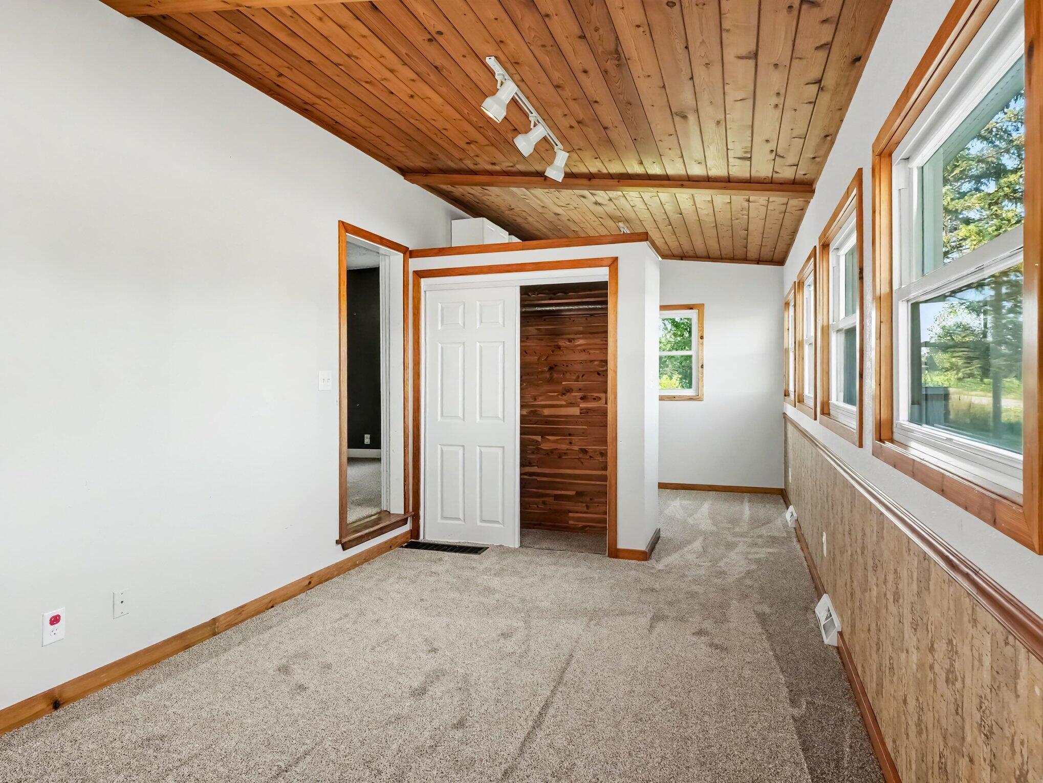 11484 Dennison Road Property Photo 4