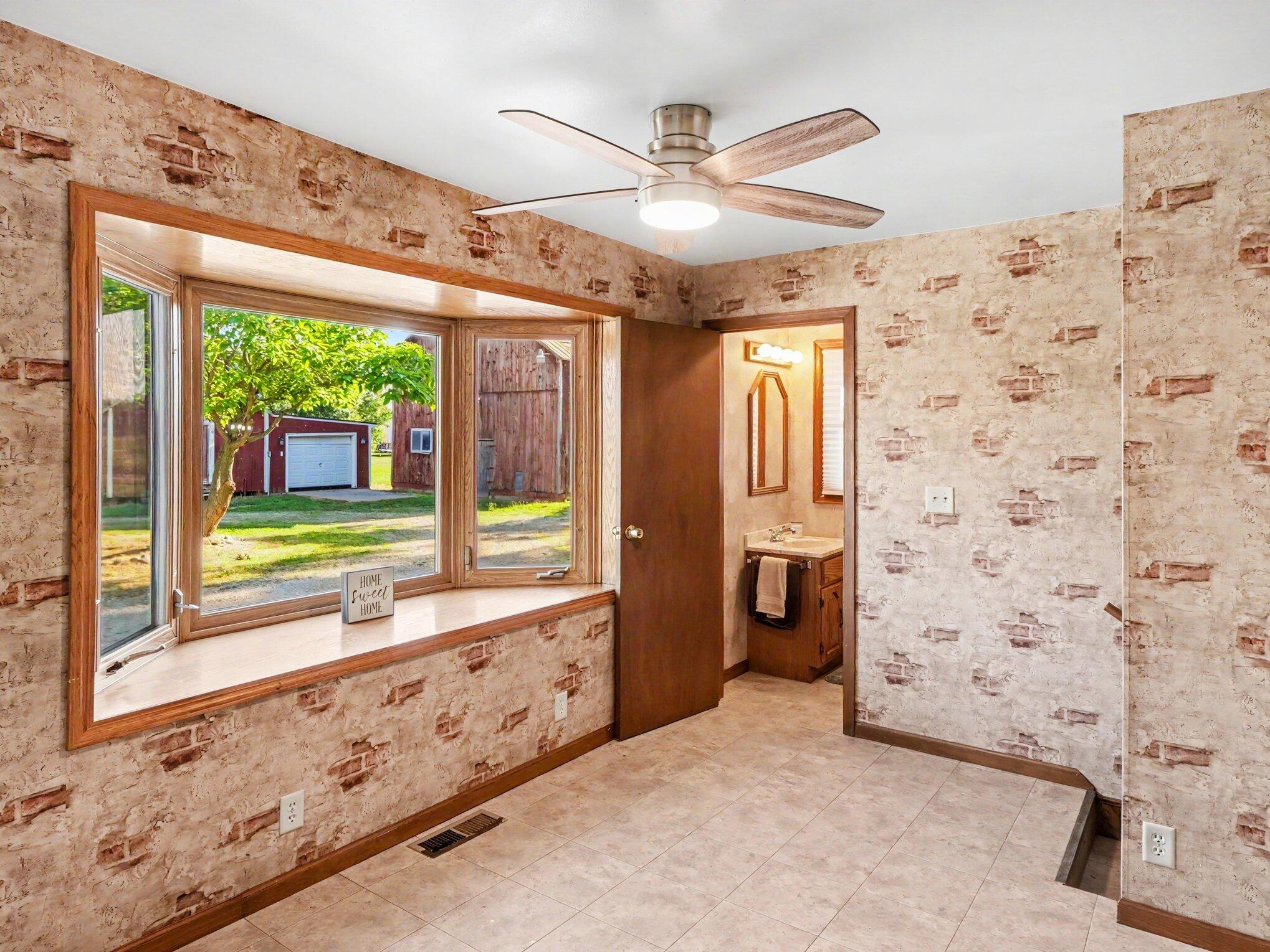 11484 Dennison Road Property Photo 10