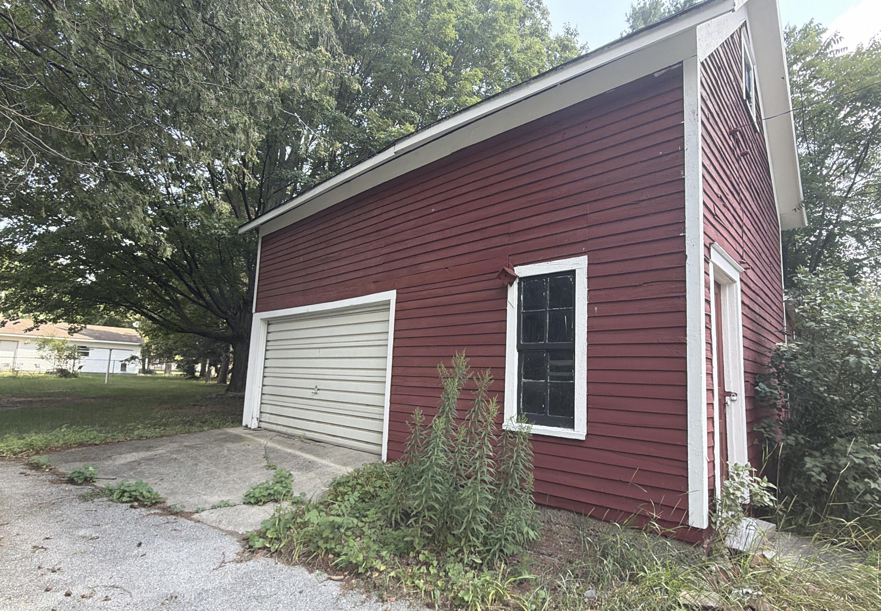 306 N Carland Street Property Photo 12