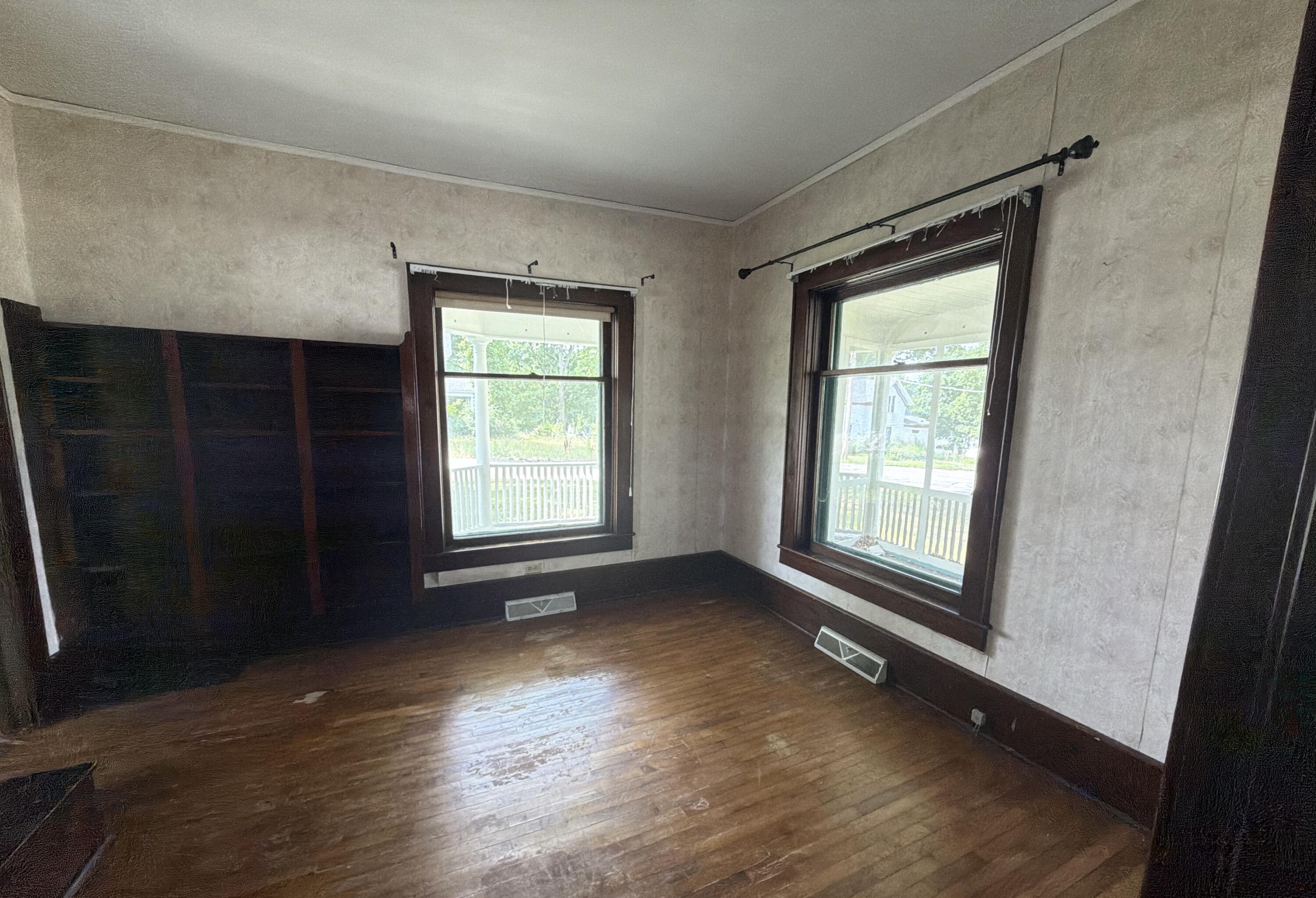 306 N Carland Street Property Photo 31