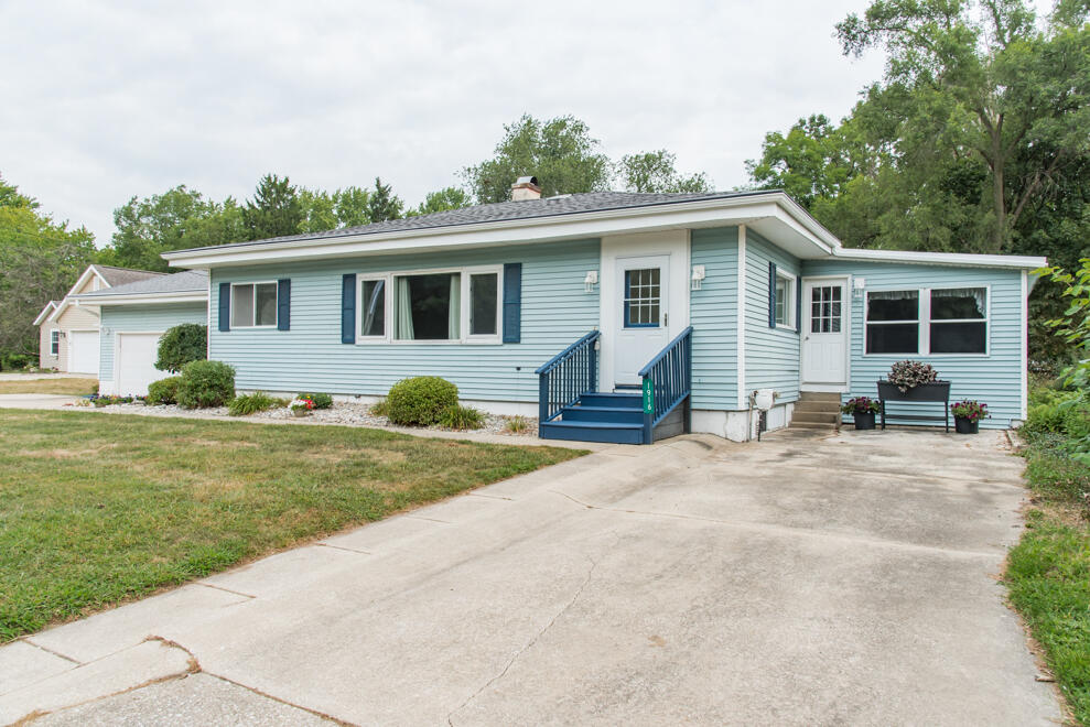 1916 Romence Road Property Photo 1
