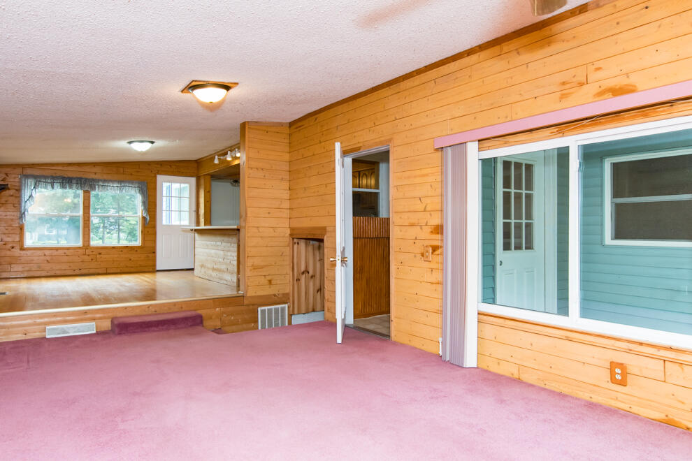 1916 Romence Road Property Photo 10